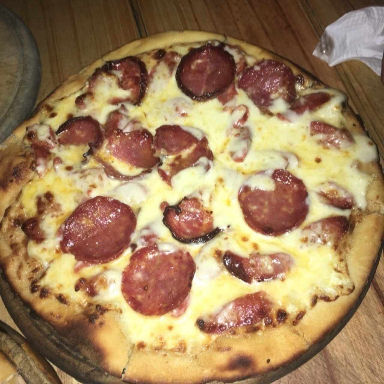 Diavola bianca con extra de salchichón