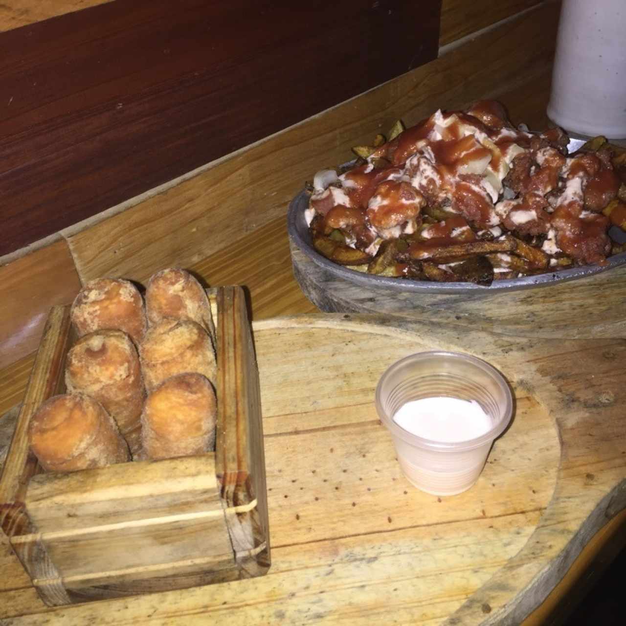 tequeños + chorizos y papas fritas 