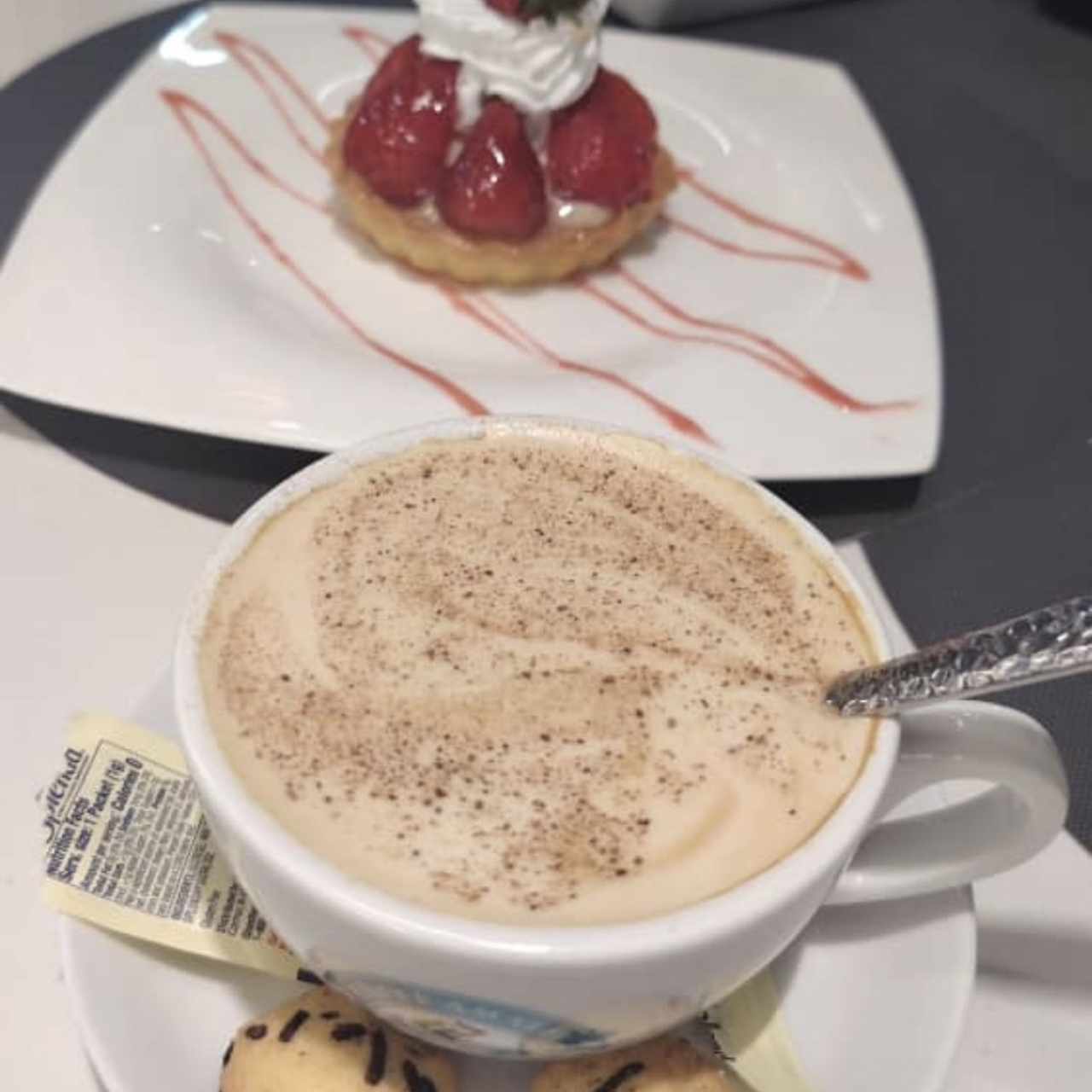 Rico café y deliciosa tartaleta de fresa!!