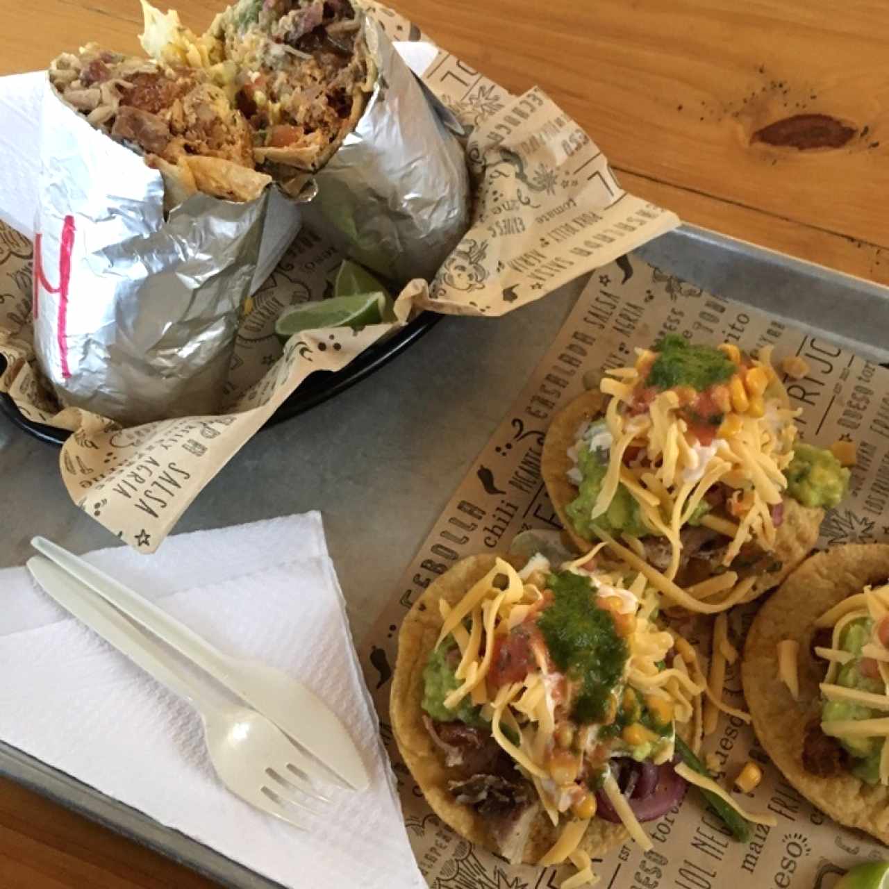 burrito y tostadas