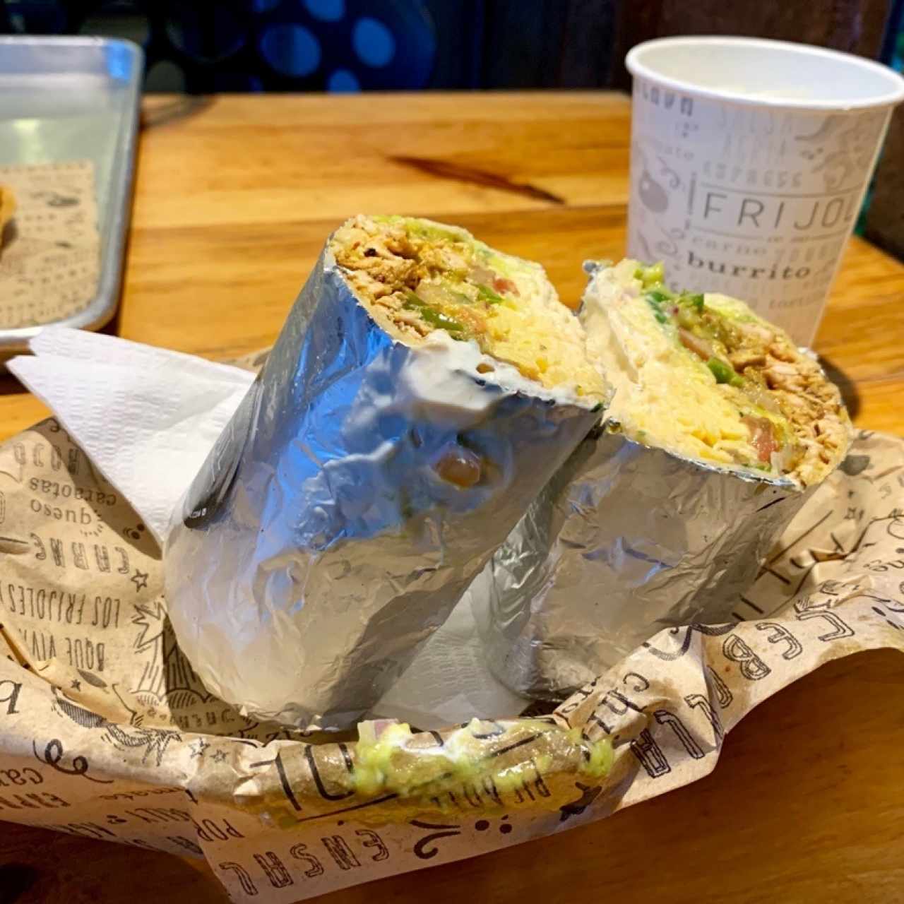 Burritos - Pollo, nada mezquino en la porción. 