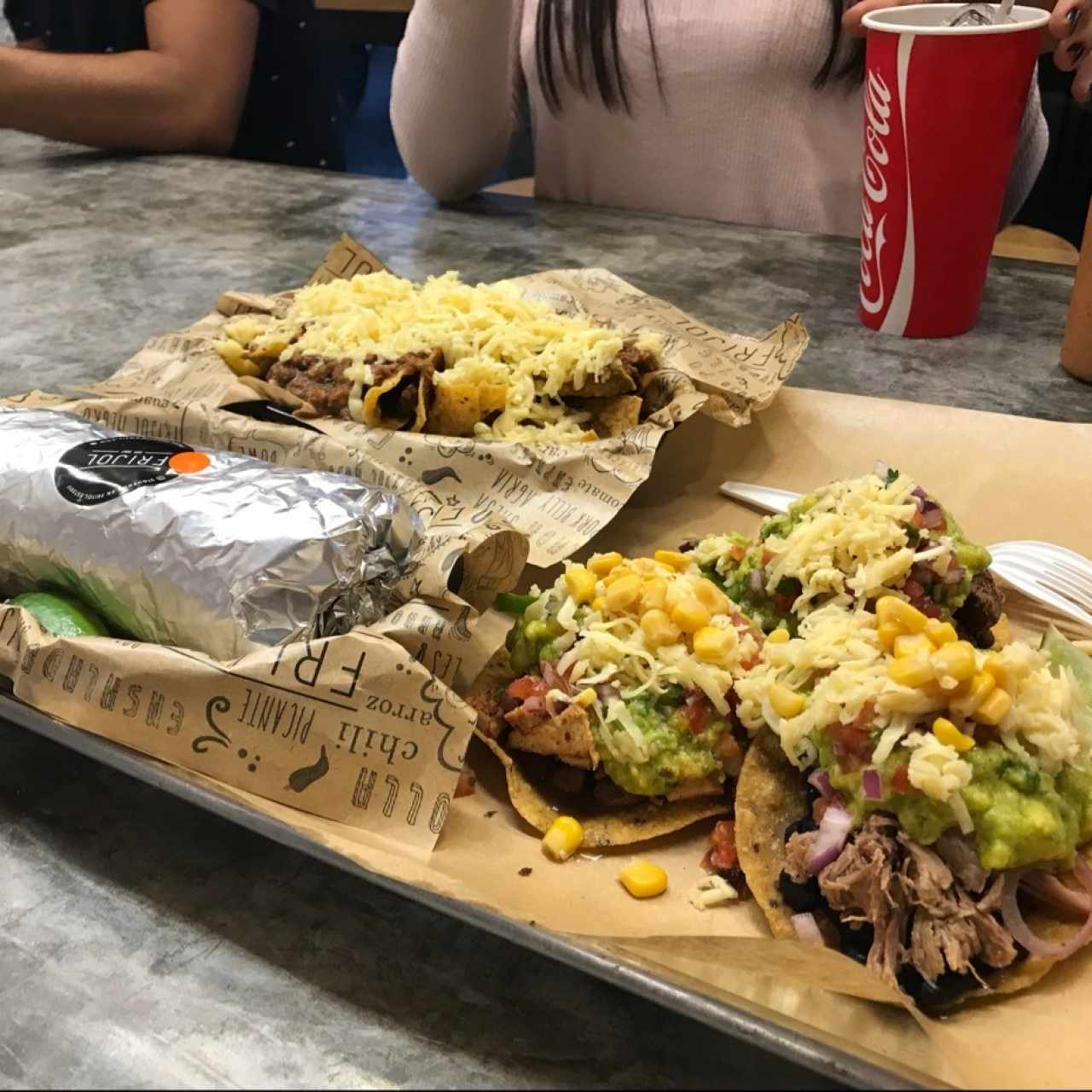 Burrito, Tostadas Mixtas y Chili con chips