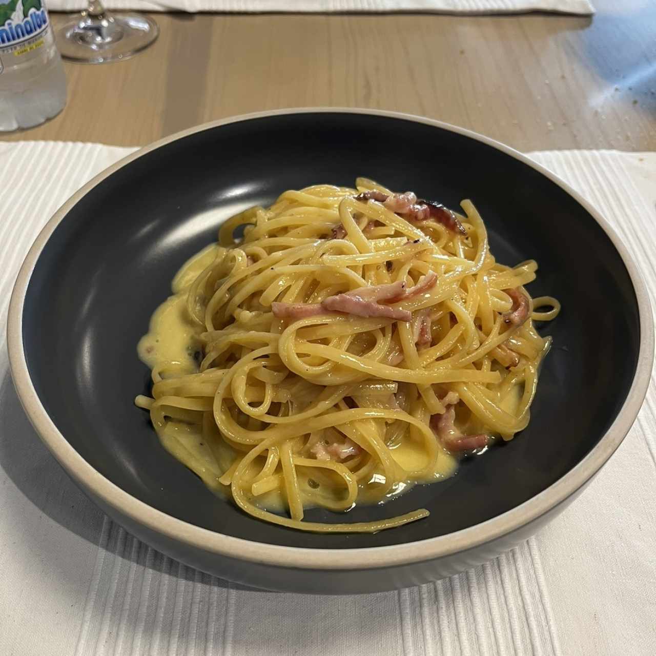 Linguini carbonara 