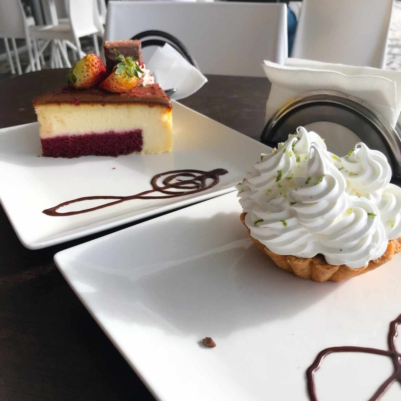 cheesecake red velvet y pie de limon