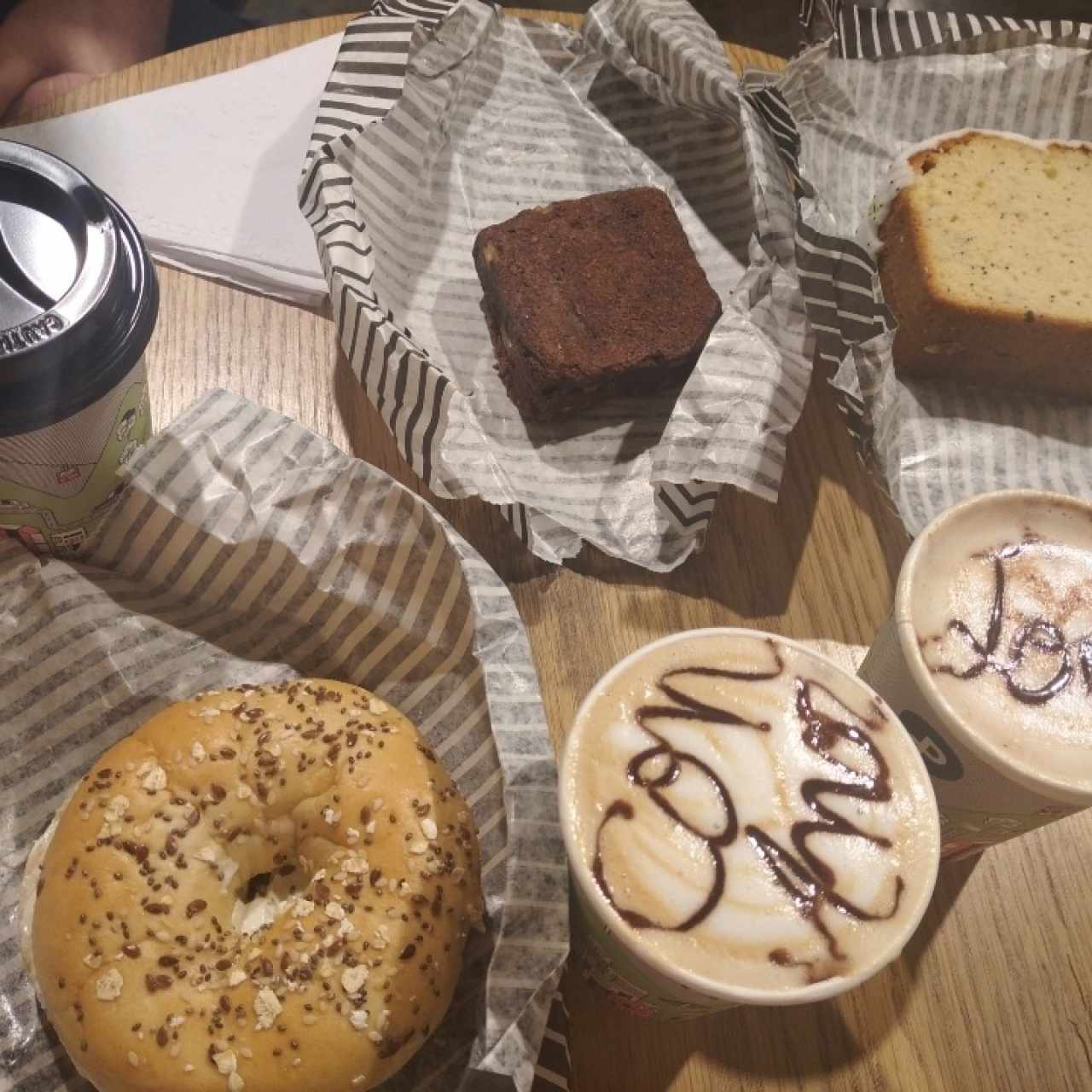 Café Ensueño, Brownies, Torta de Limón y Baguette 