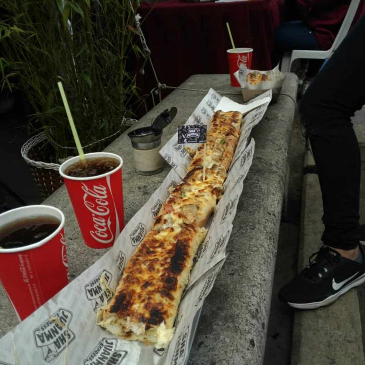 Papito mixto de 1 metro con pan de ajo y perijil