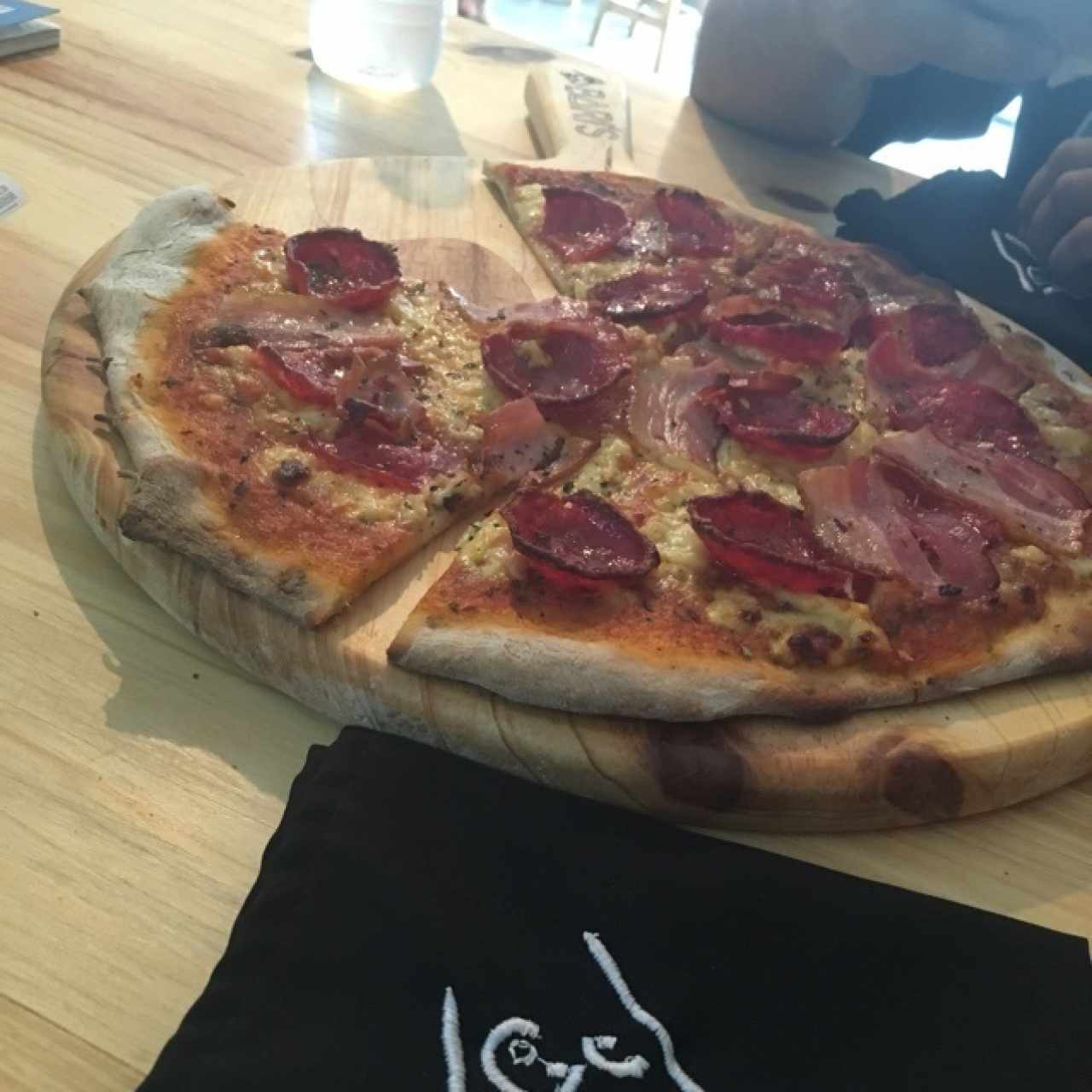 piza de pepeeoni con tocineta 