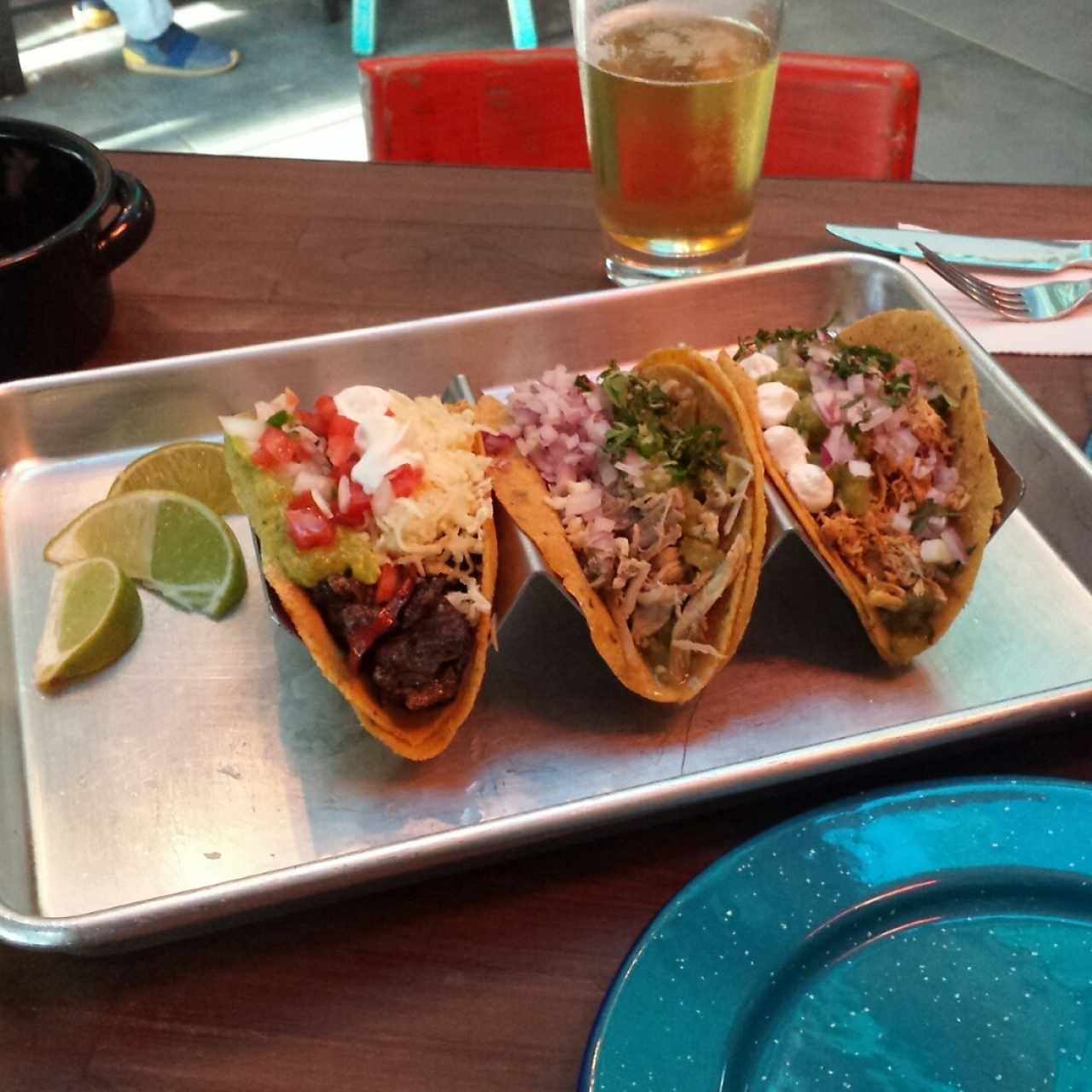 Trío de Tacos y Cerveza