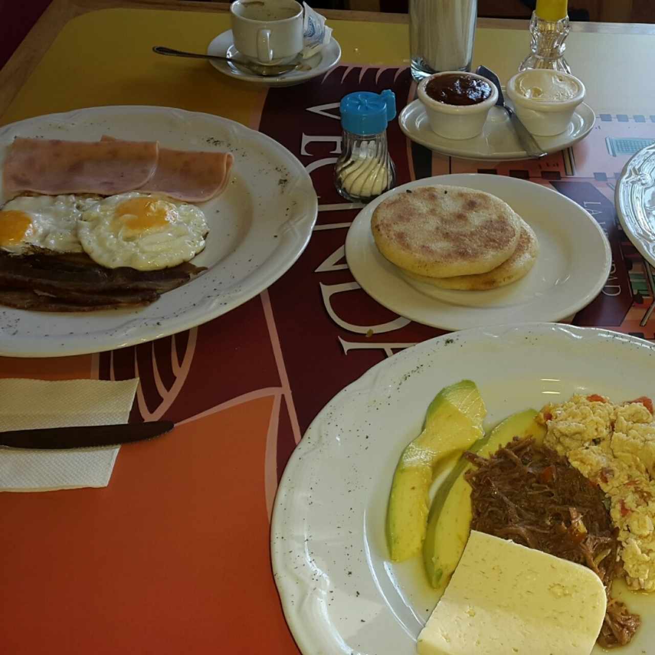 Americano, criollo y arepas viudas
