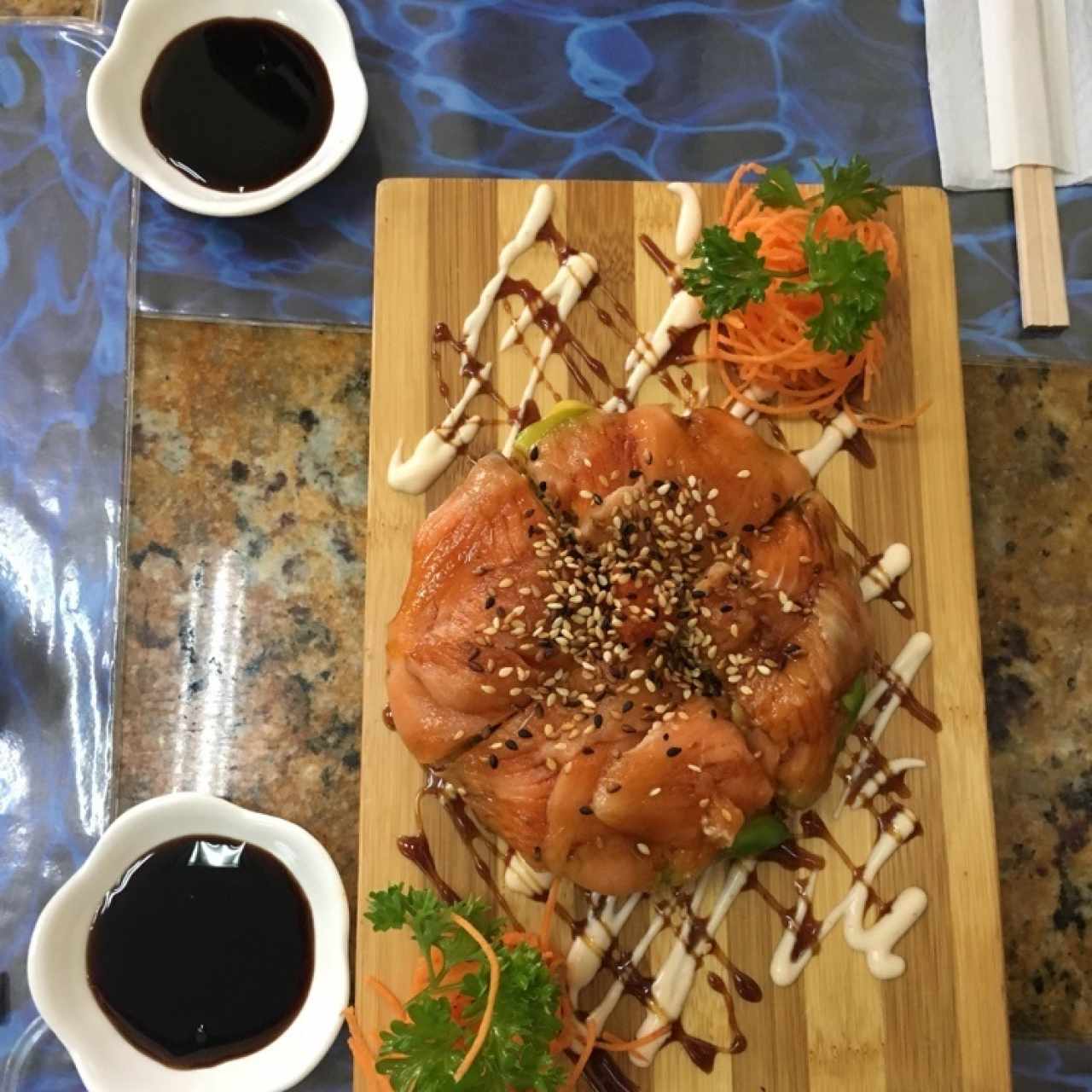 Entradas - Sushi Pizza Salmón