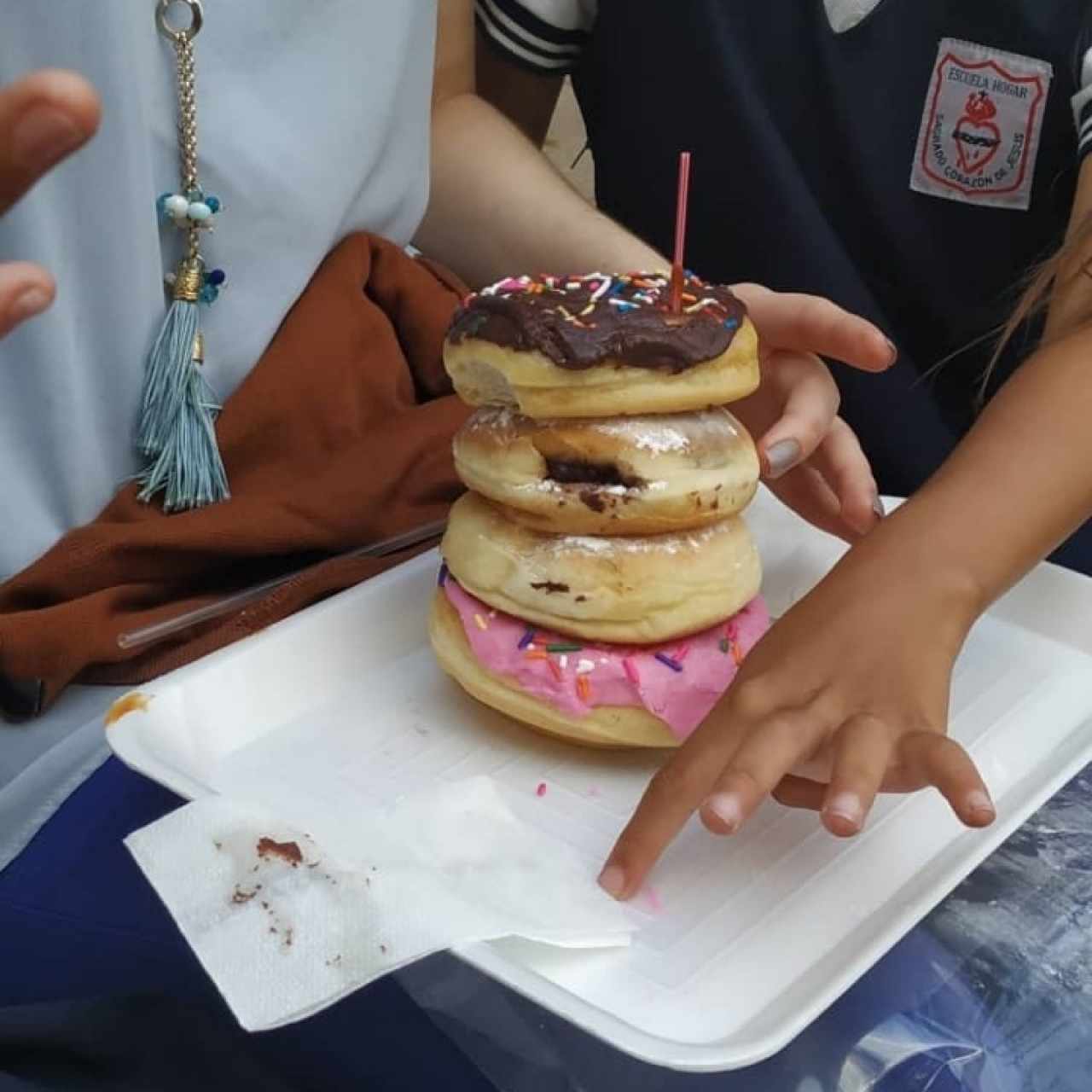 Torre de Donas para cantar cumpleaños 