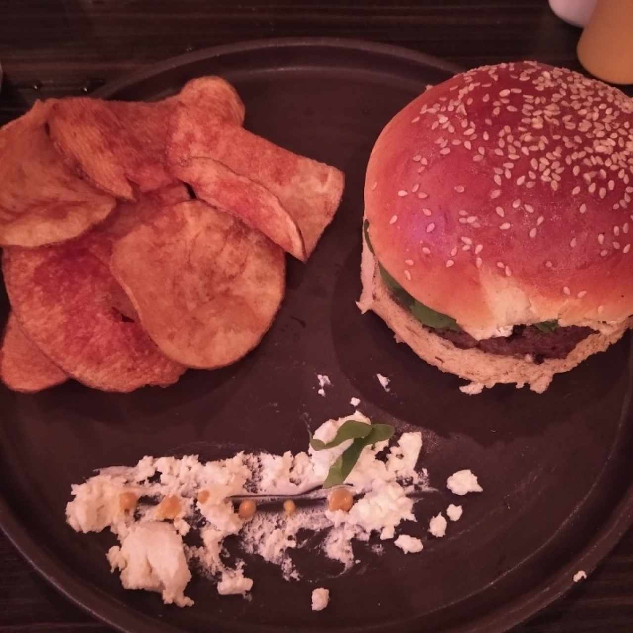 Hamburguesa Gourmet con rúgula y queso de cabra