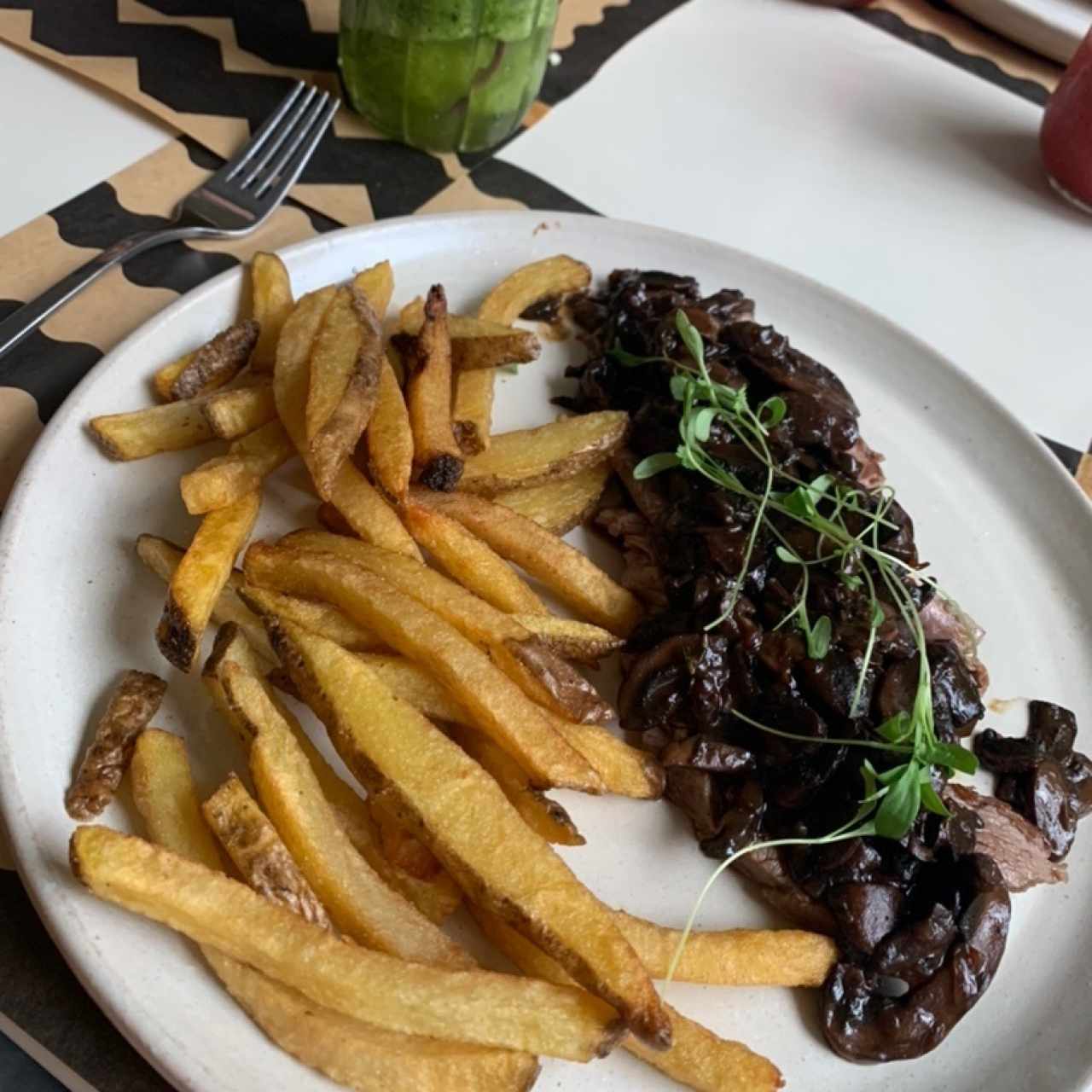 lomito en salsa de champiñones