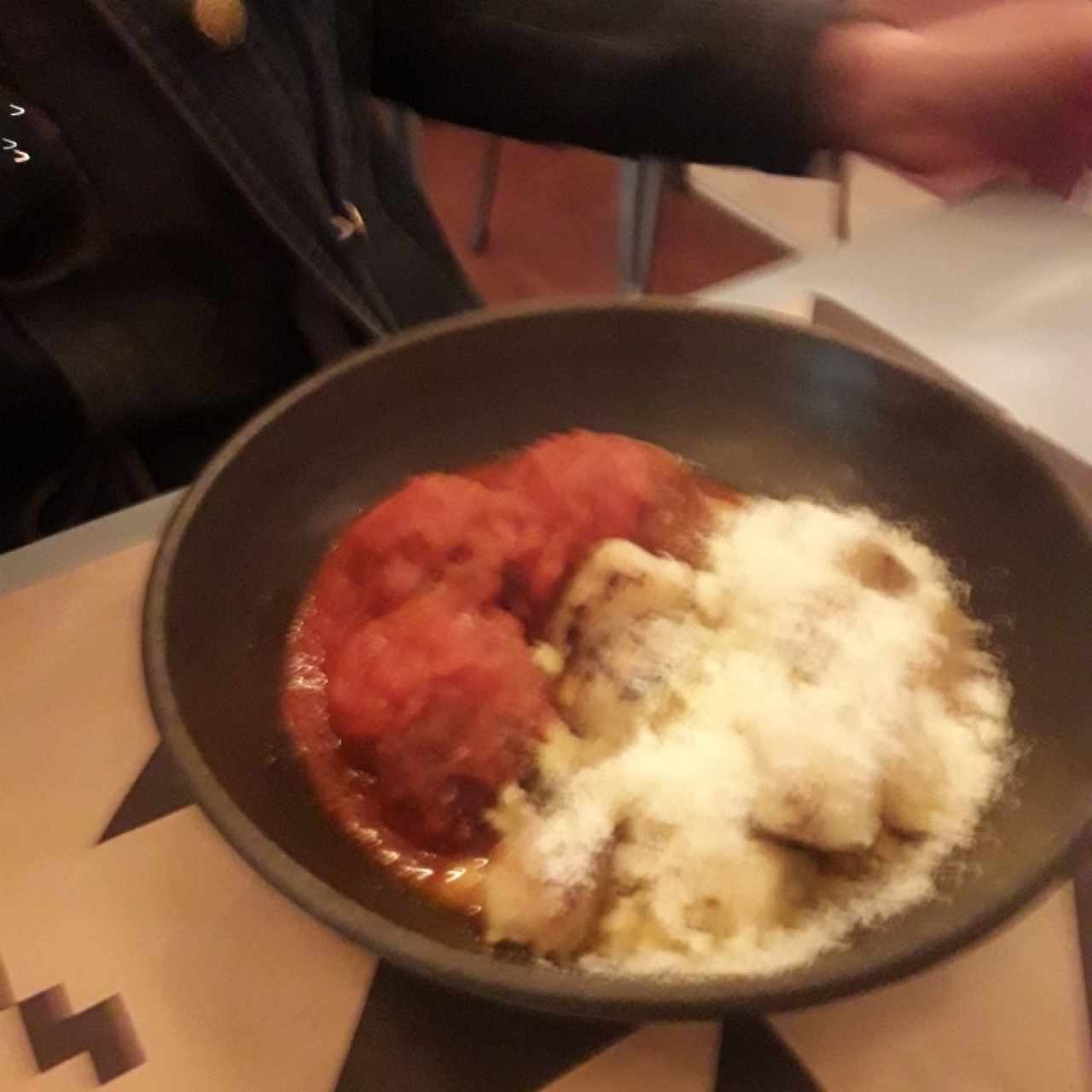 Ñoqui de papa con albondigas