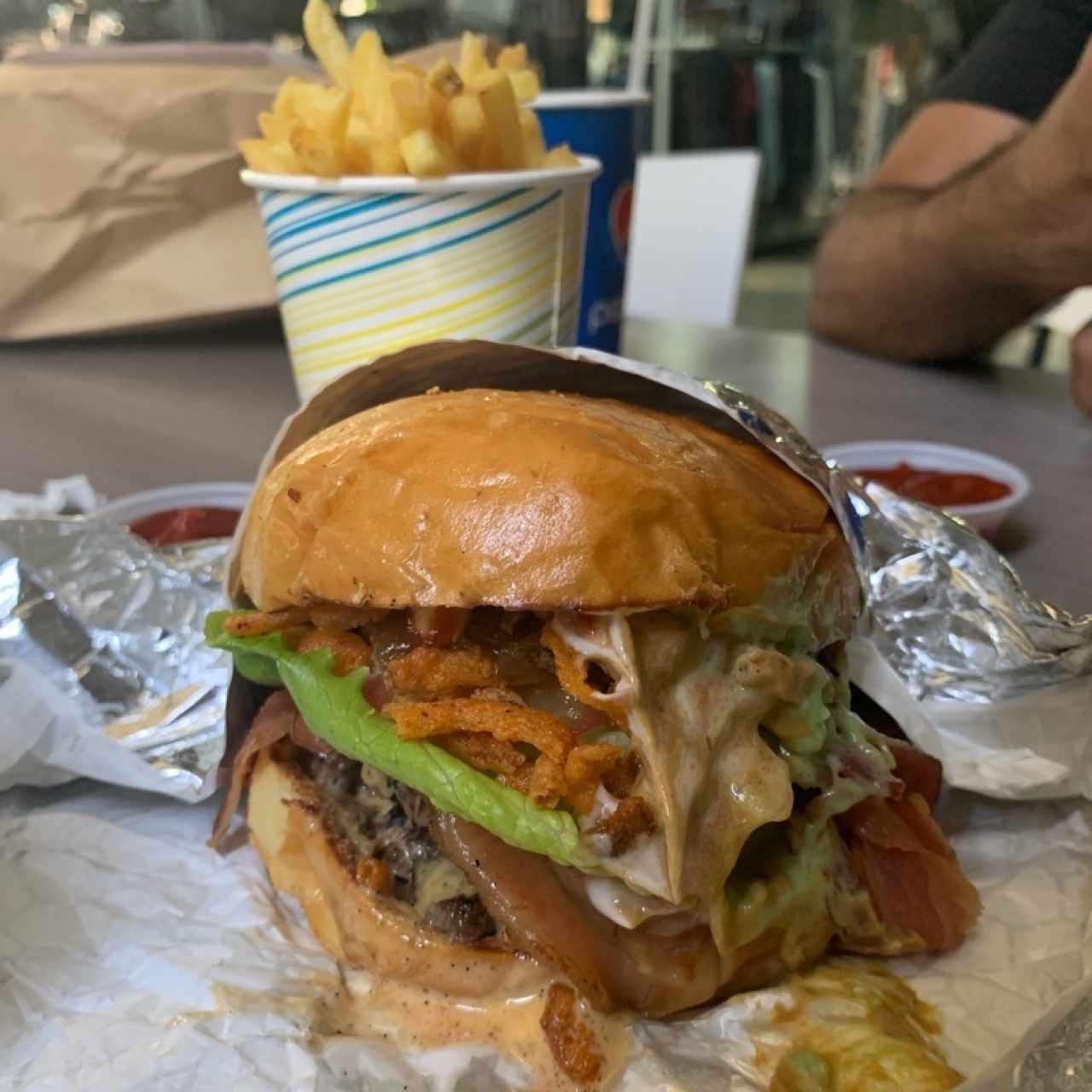 hamburguesa doble carne, queso y tocineta