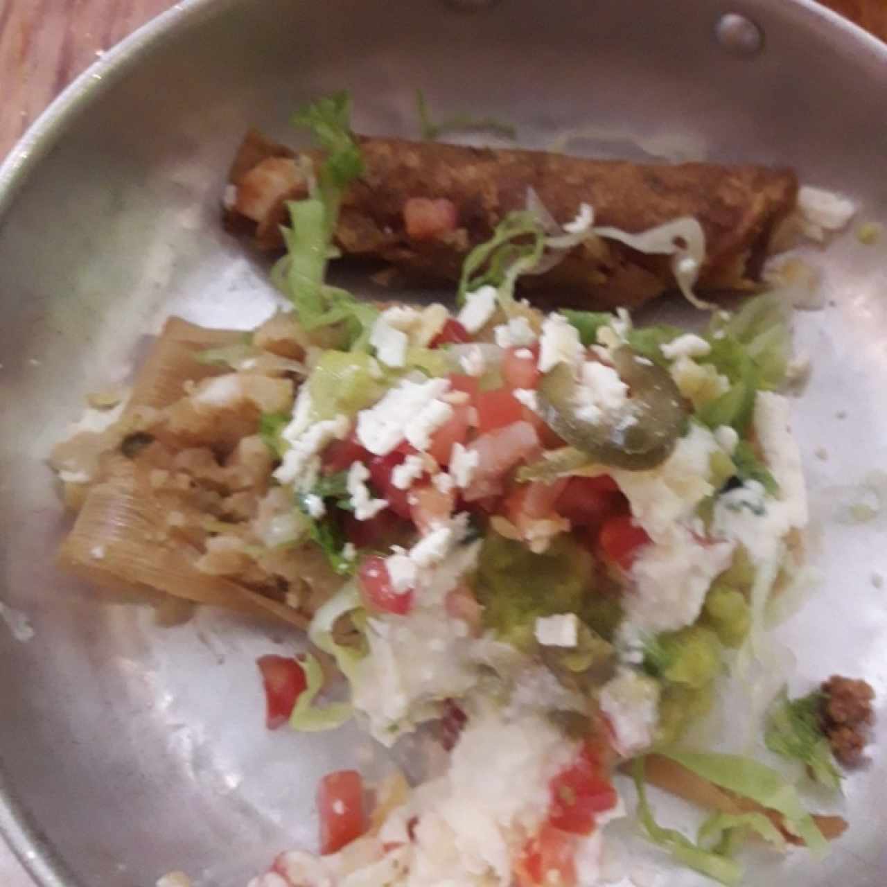 Tamal crudo y flauta refrita
