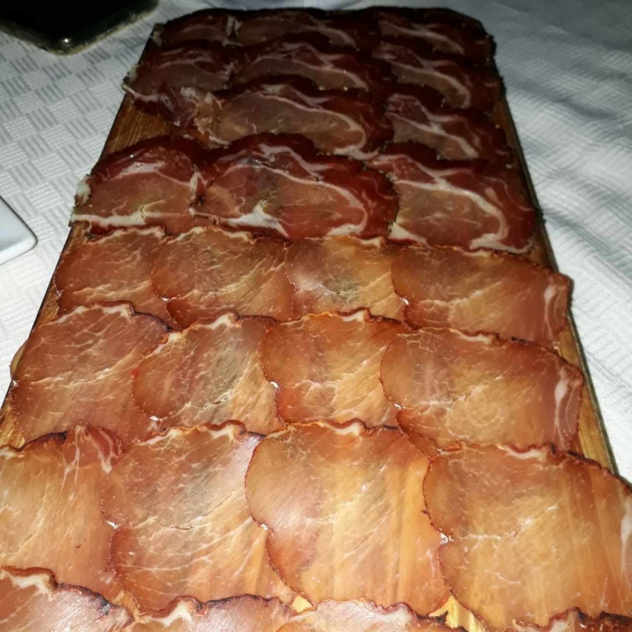 lomo embuchado y coppa