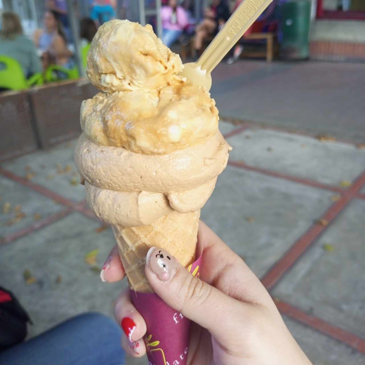 Helado de arequipe de búfala y caramelo salado