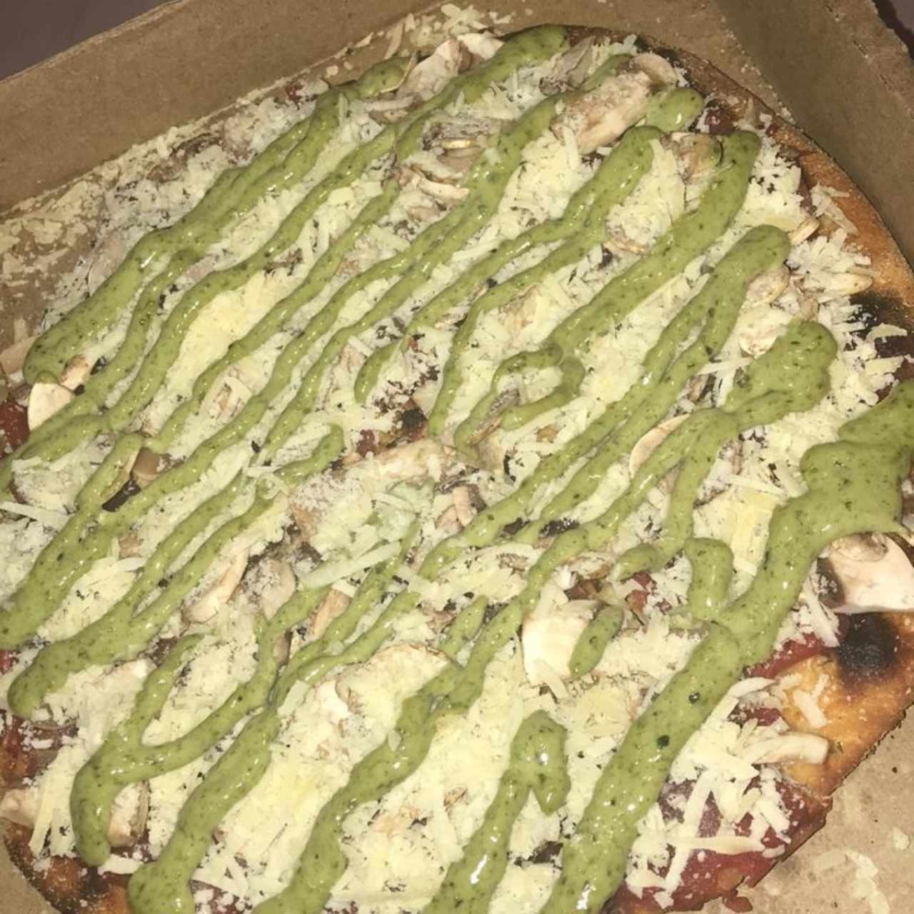 Focaccia de Carpaccio de Lomito con Salsa de Albahaca, Excelente