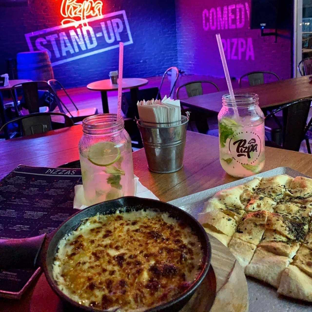 Entrada de Cebolla queso y champiñones com focaccia