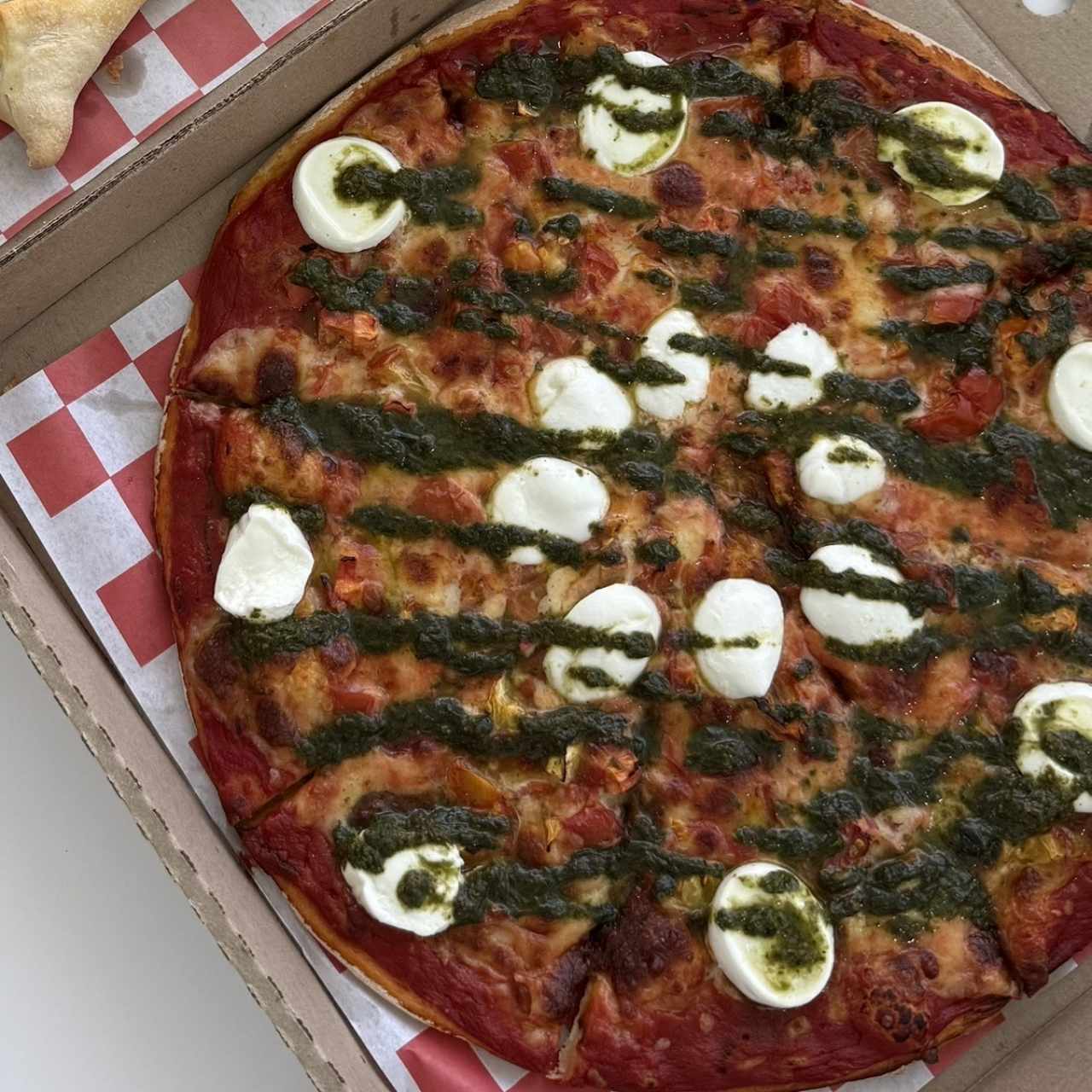 Pizza capresa