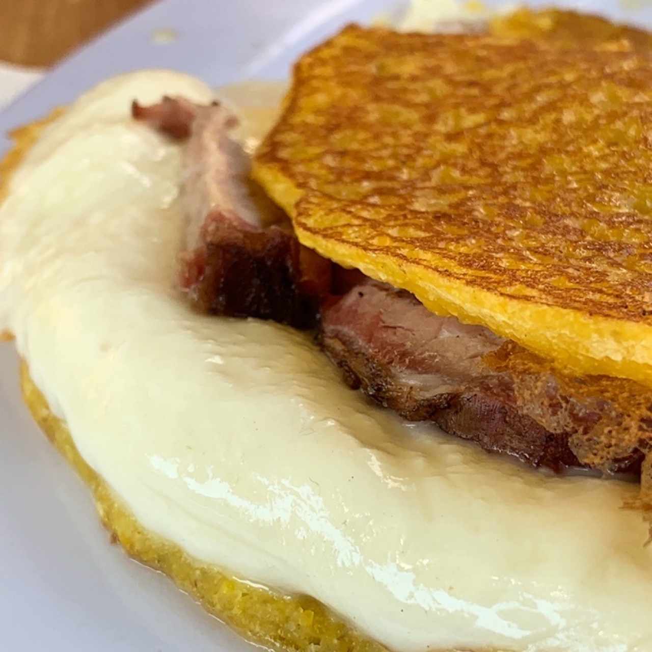 cachapa con carne en vara