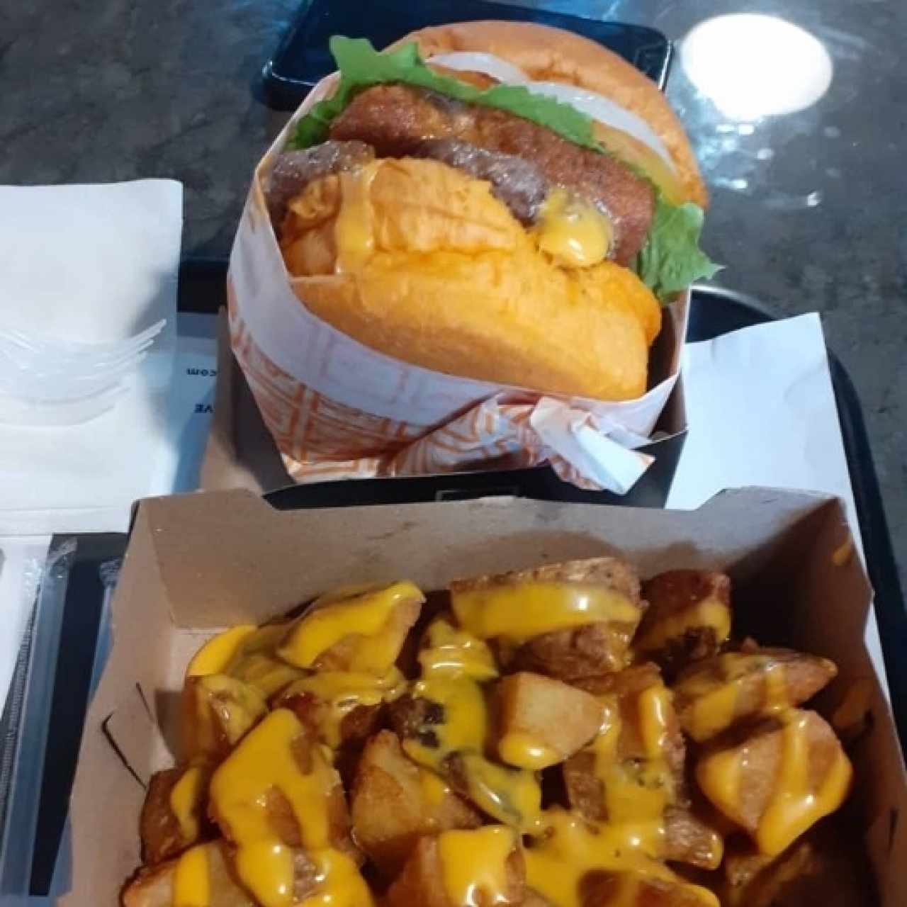 Burger Shack y papas grandes
