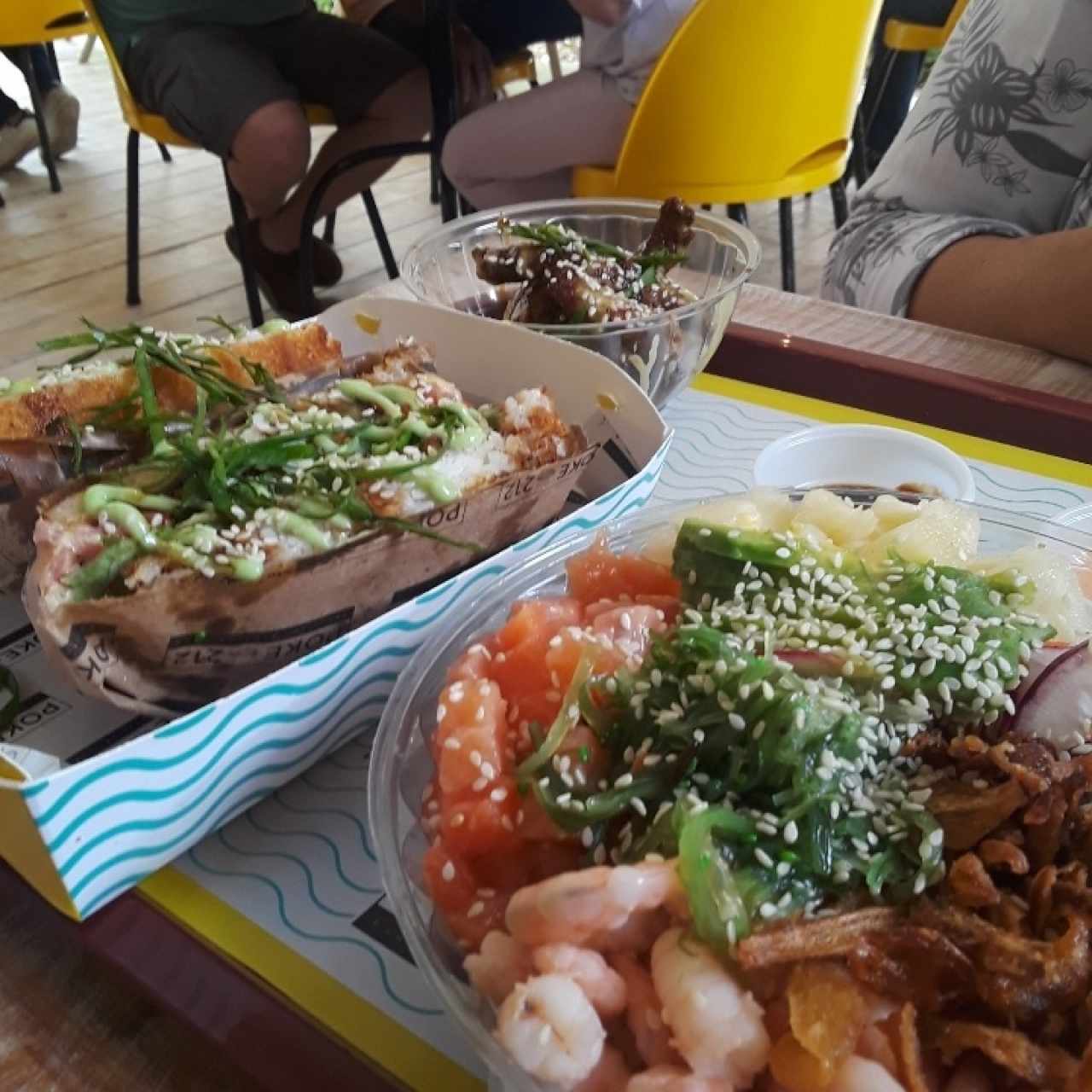 poke bowl, tune burguer, pop corn shrimp