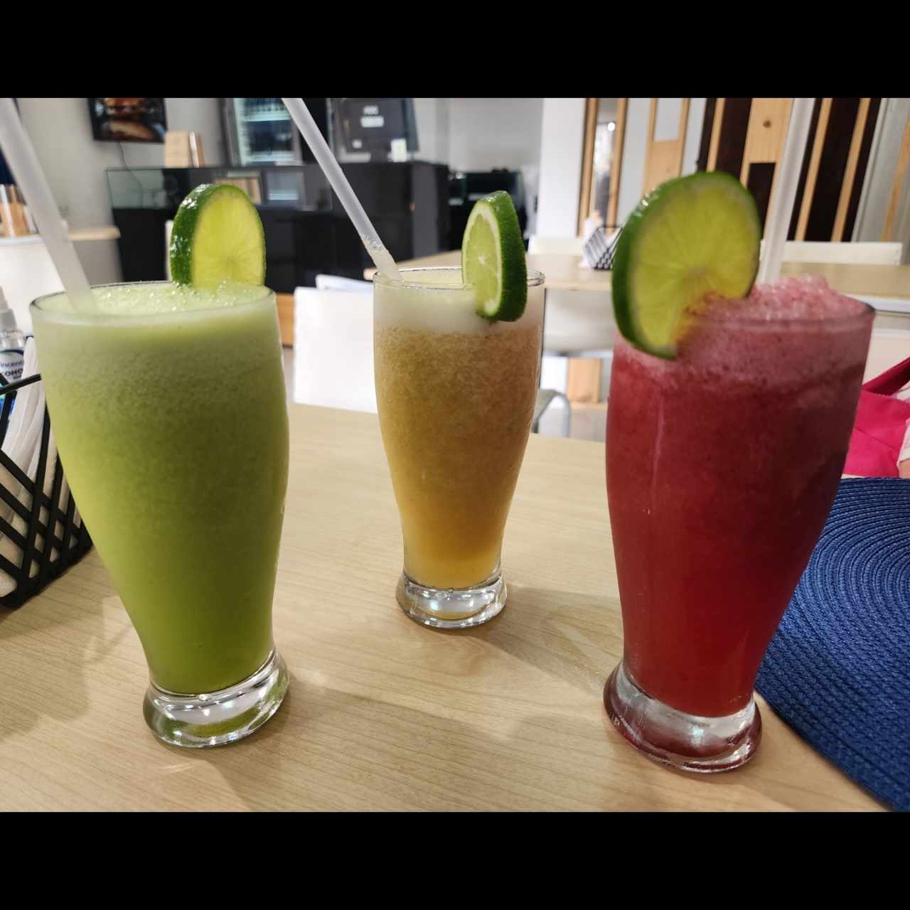 Jugos de fruta + detox