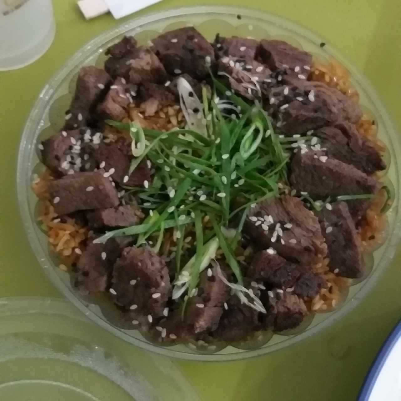Yakimeshi de carne