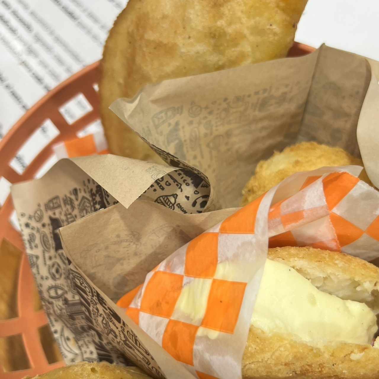 Arepa Empanada y Pastelitos