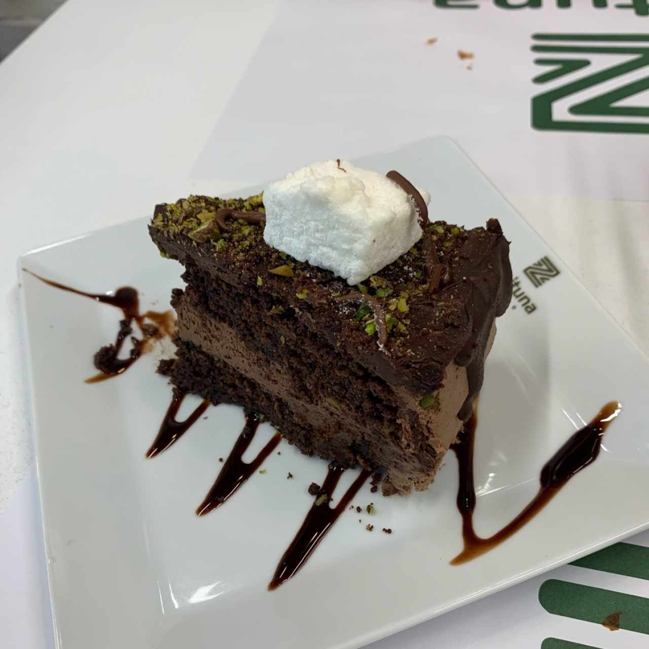 Torta Chocolate, Pistacho y Marshmallow