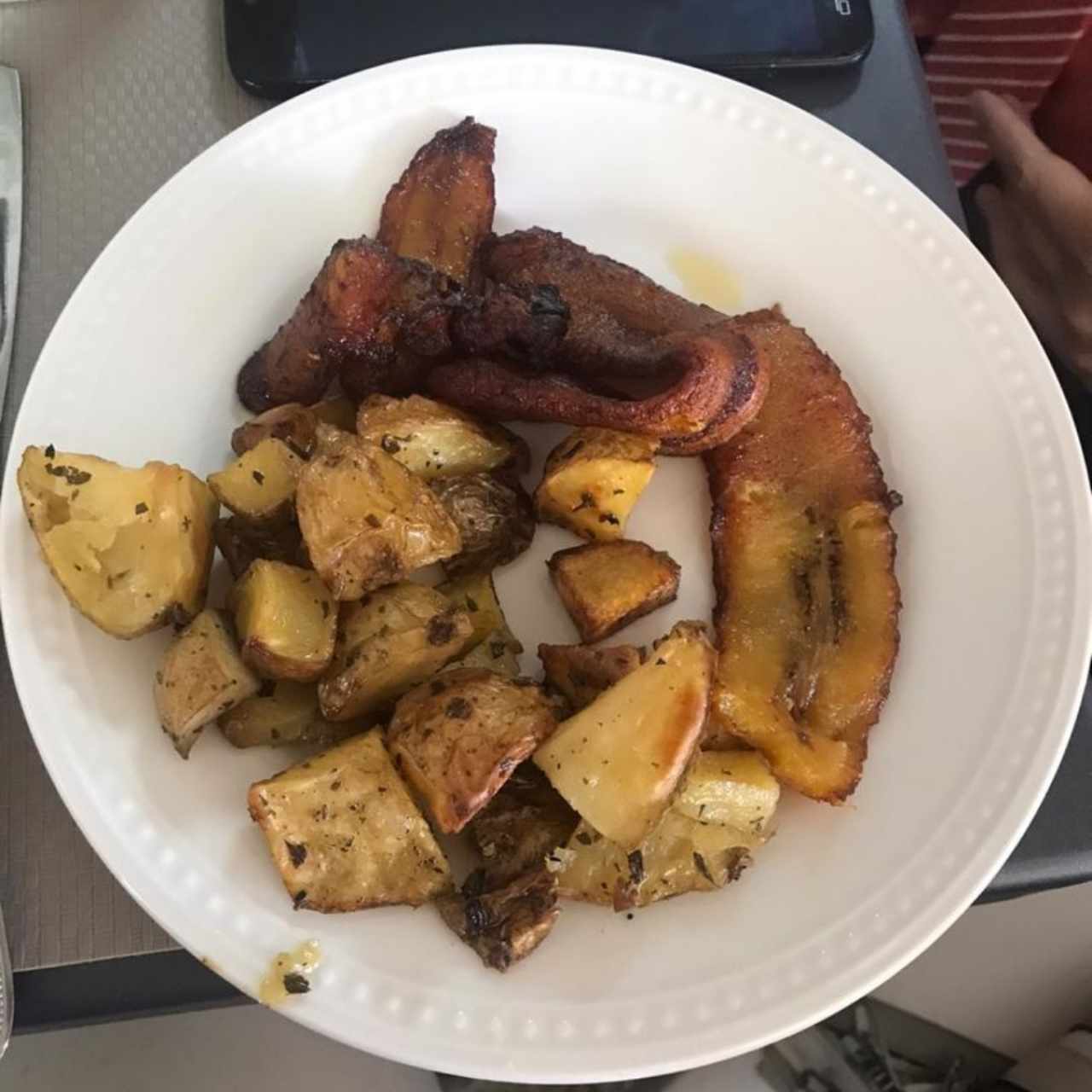 Tajadas y Papas Rústicas, Excelentes
