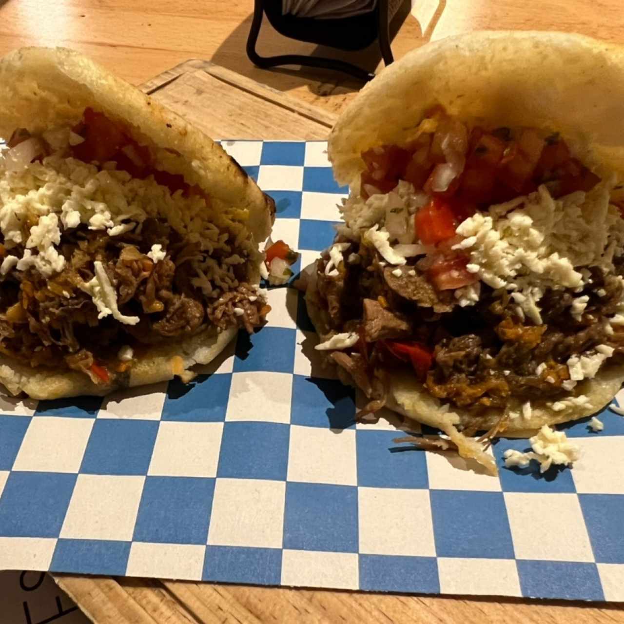 AREPAS CON CARNE DESMECHADA