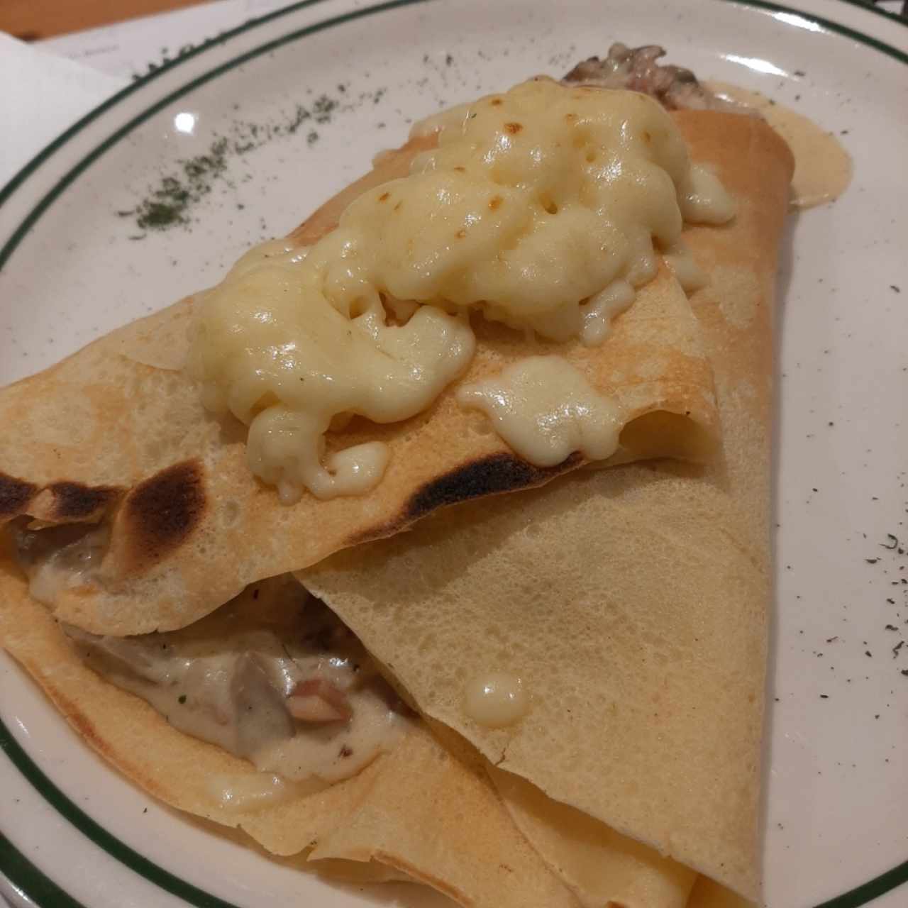 POLLO Y CHAMPIÑONES