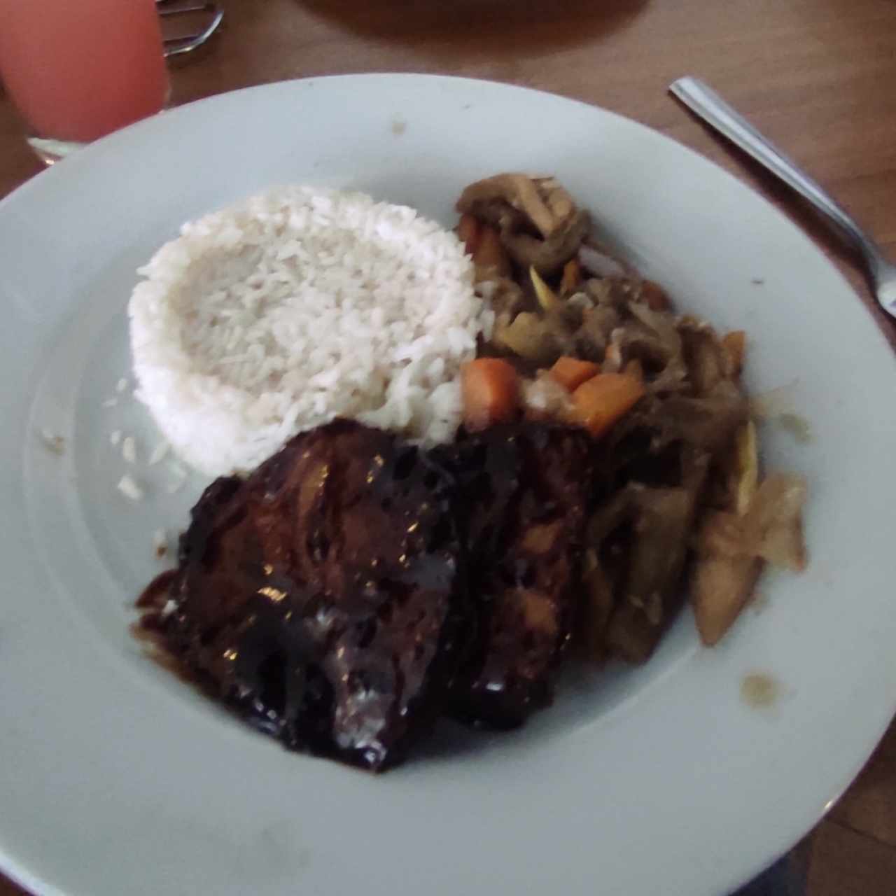 Asado negro con arroz y vegetales