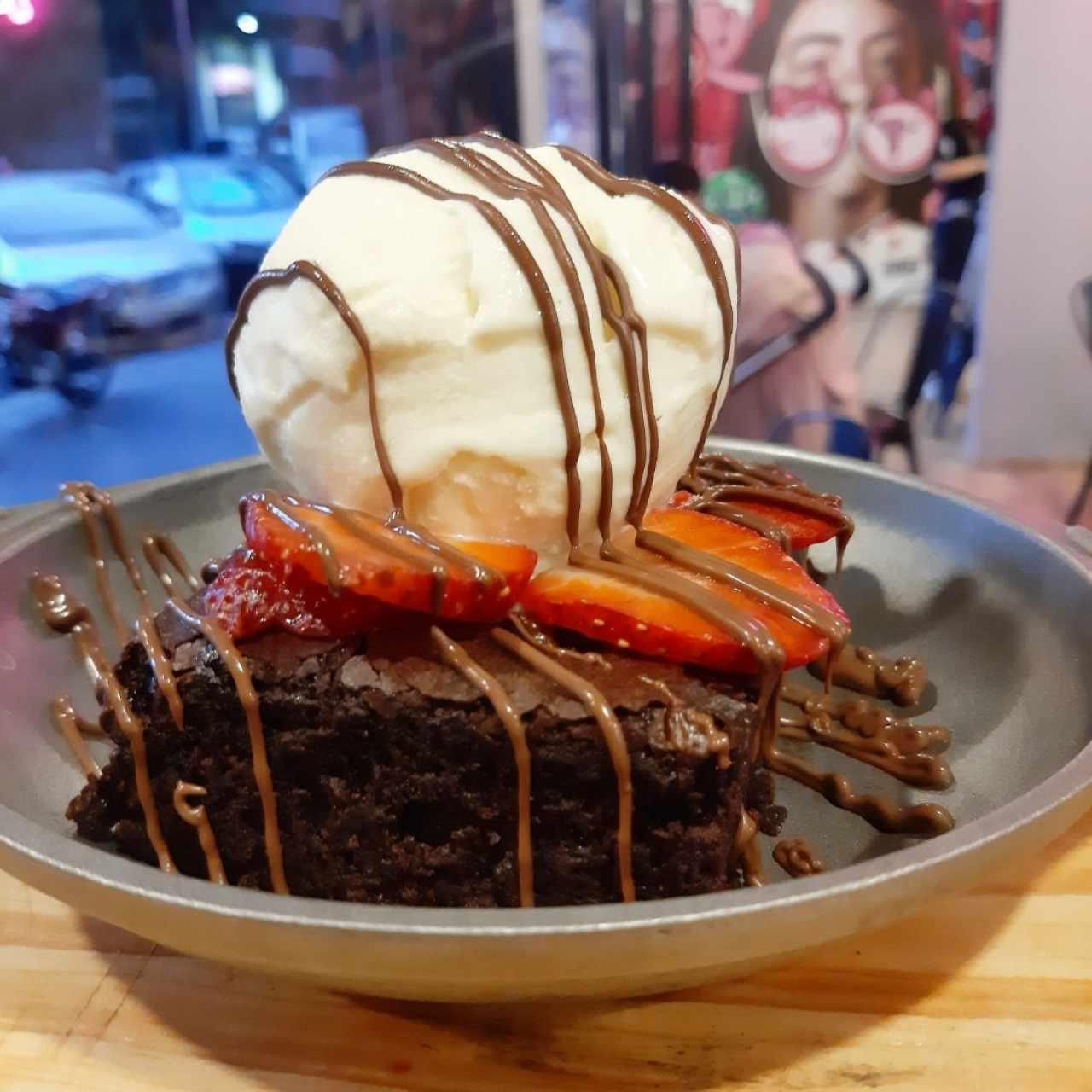 Brownie con helado