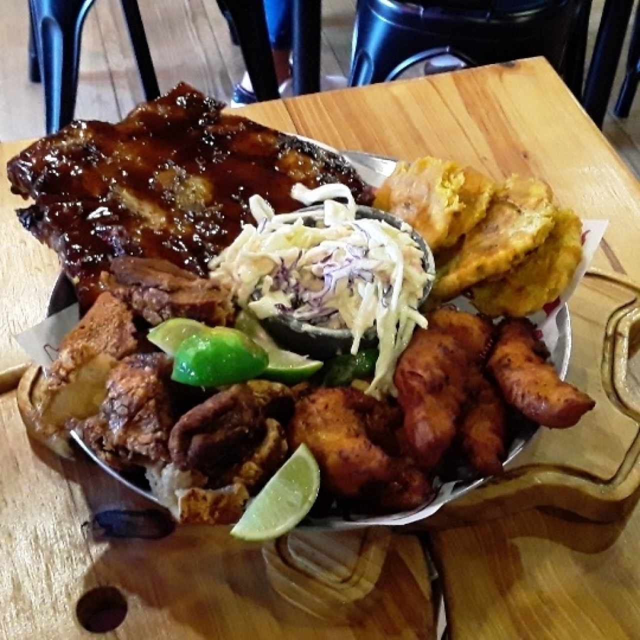 Bandeja La Granja, que bueno el chicharrón!