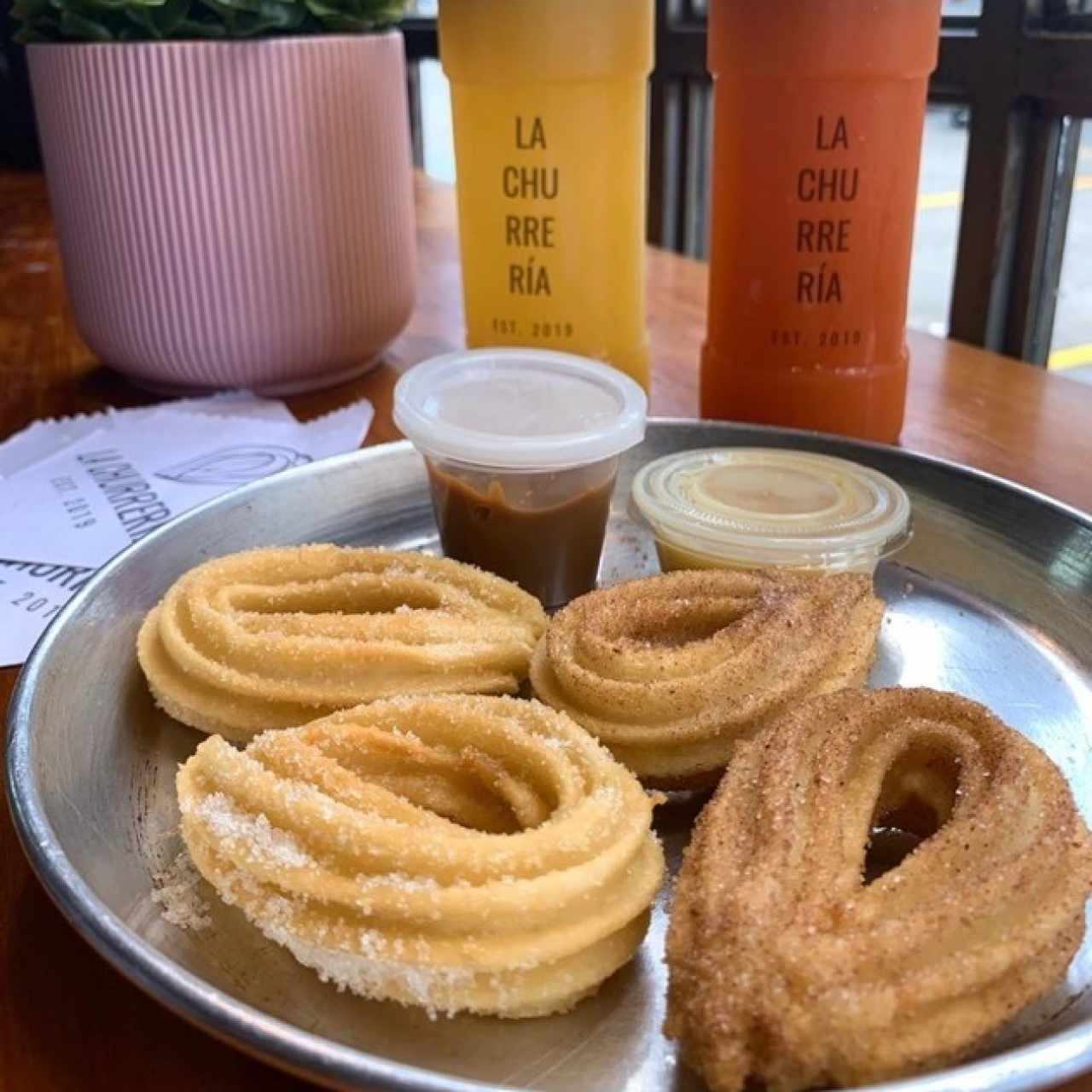 Mini churros e infusiones frias