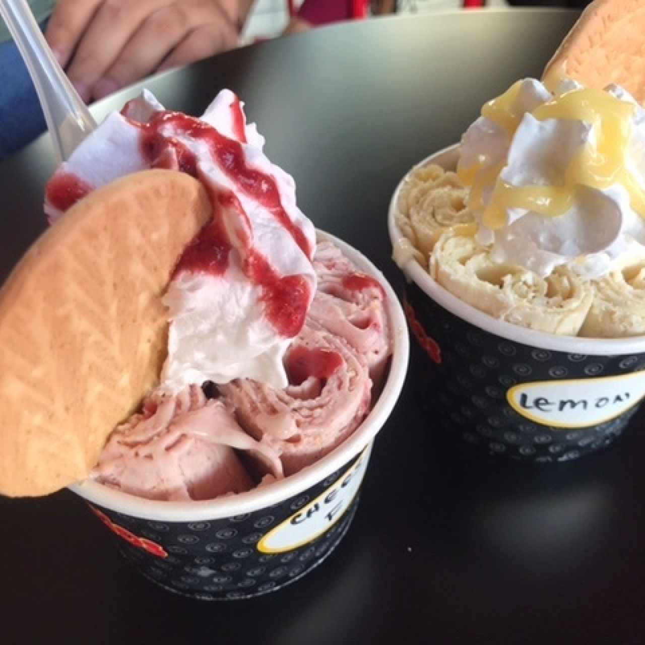 Pie de Limon y cheesecake de fresa