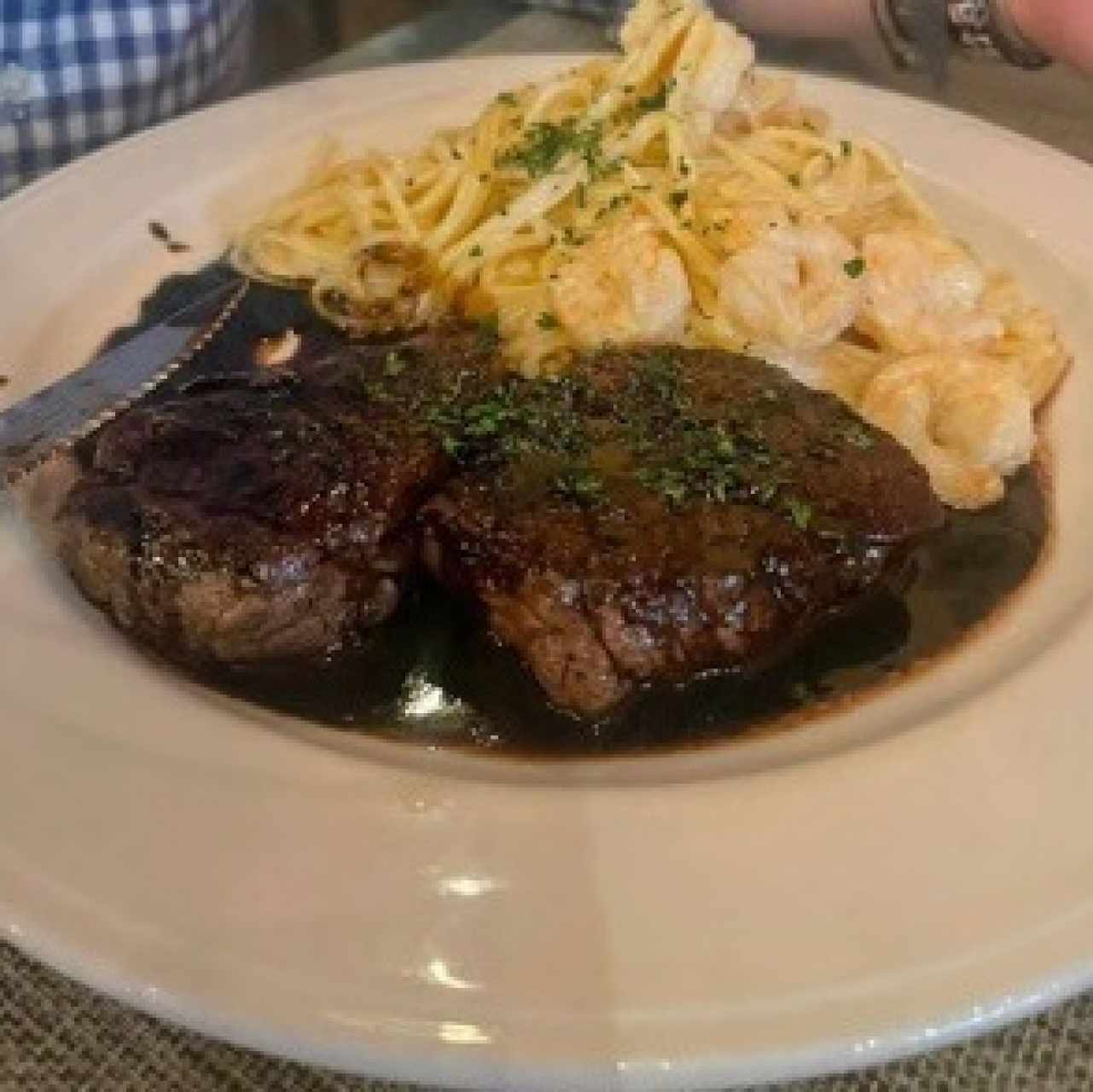 Medallones lomito con pasta de camarones 