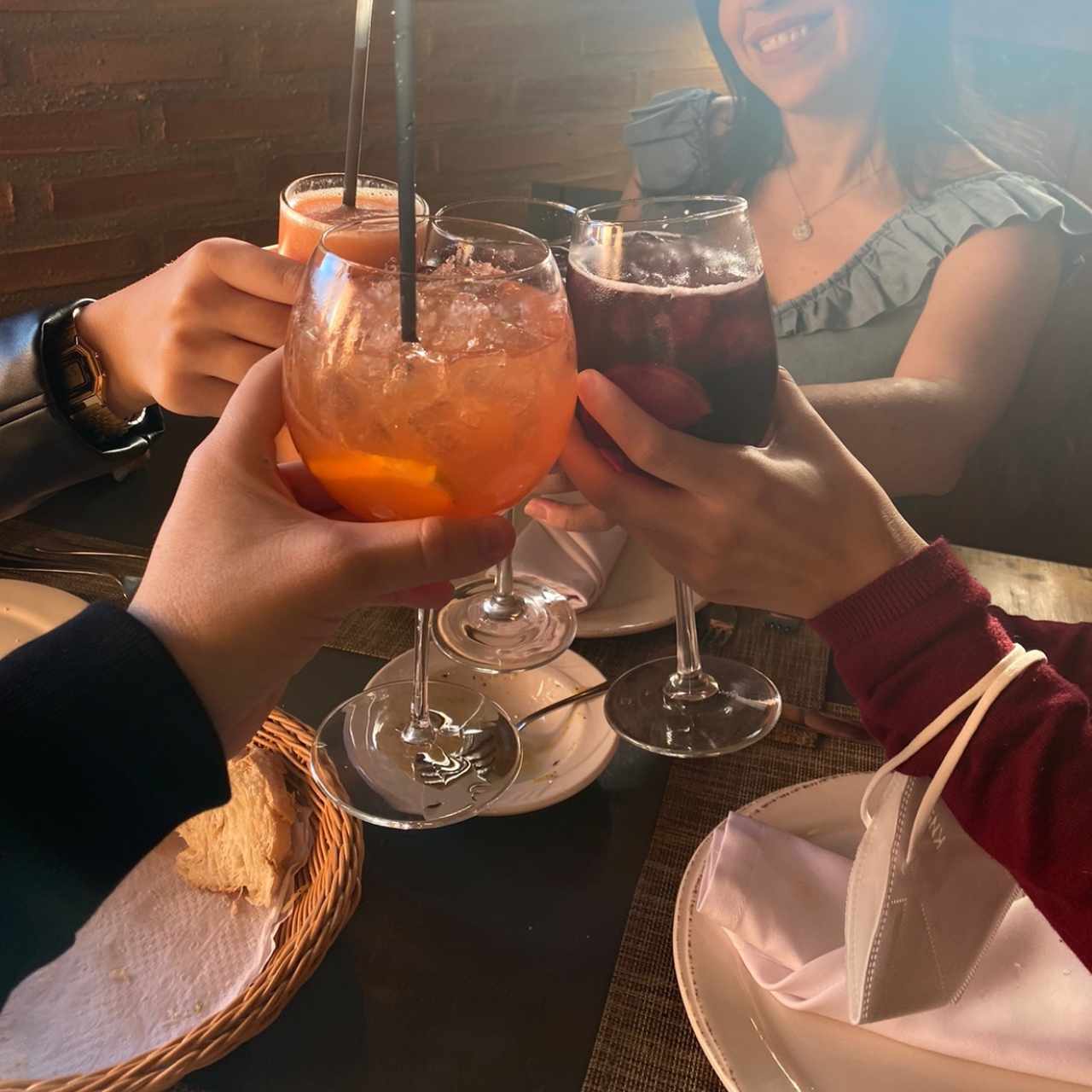 Aperol y tinto de verano. Muy buenos.