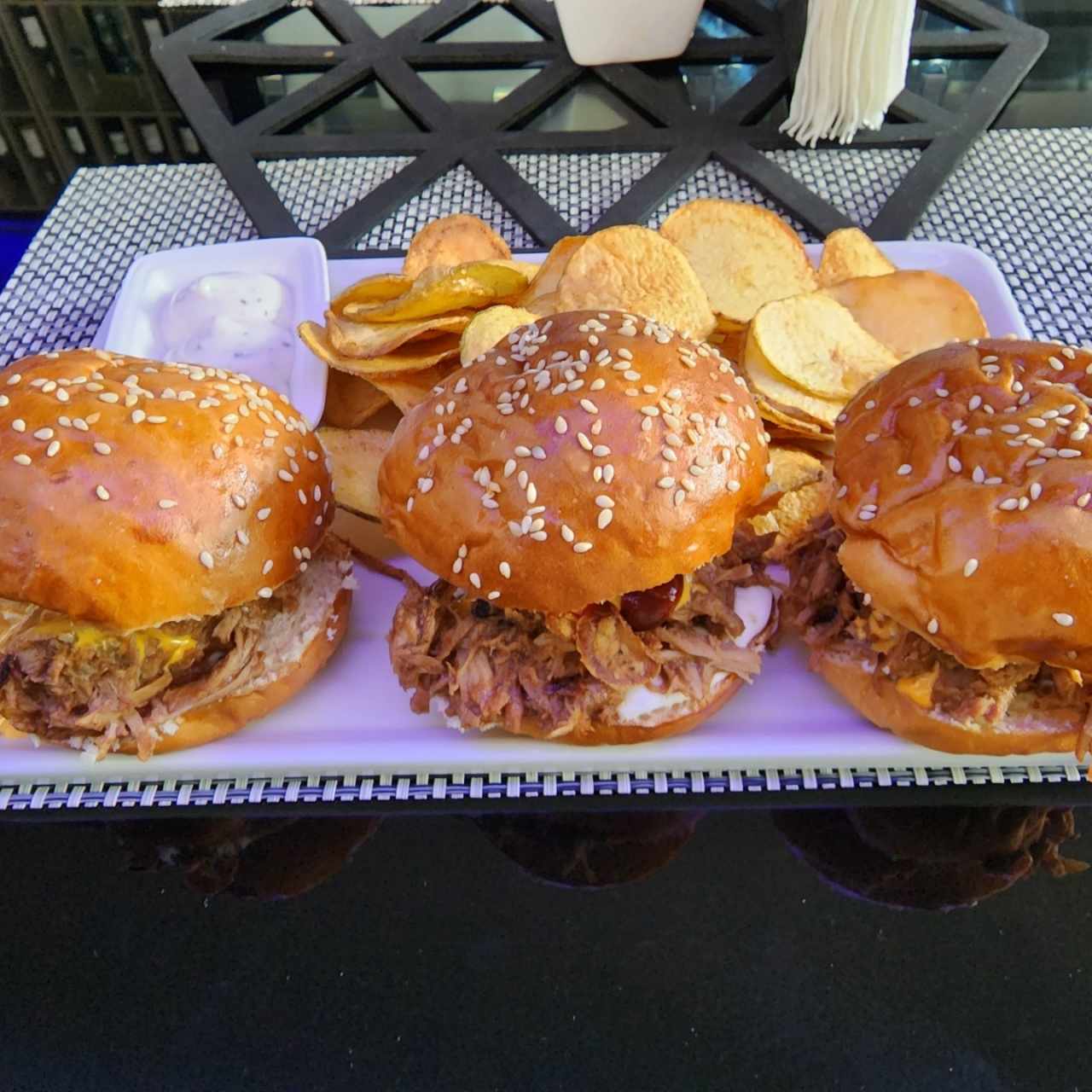 Trío de pulled pork con chips 