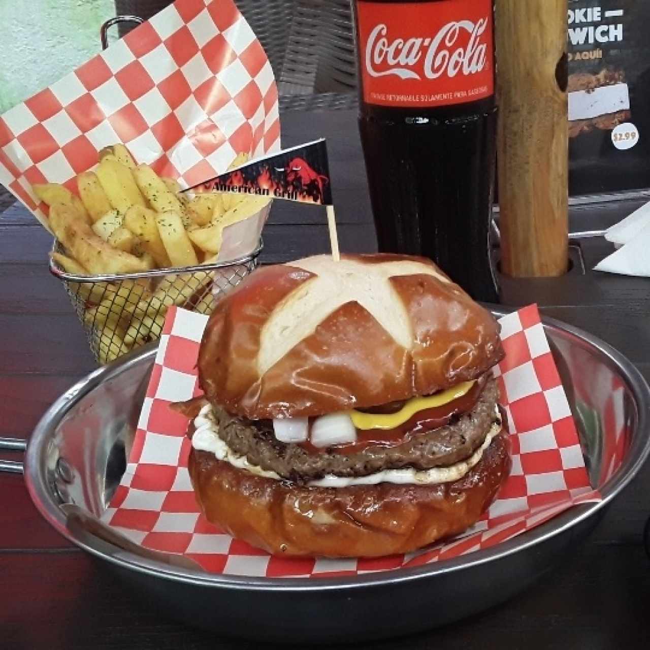 Burgers - Traditional Quarter Pounder con papas y refresco 8.7$