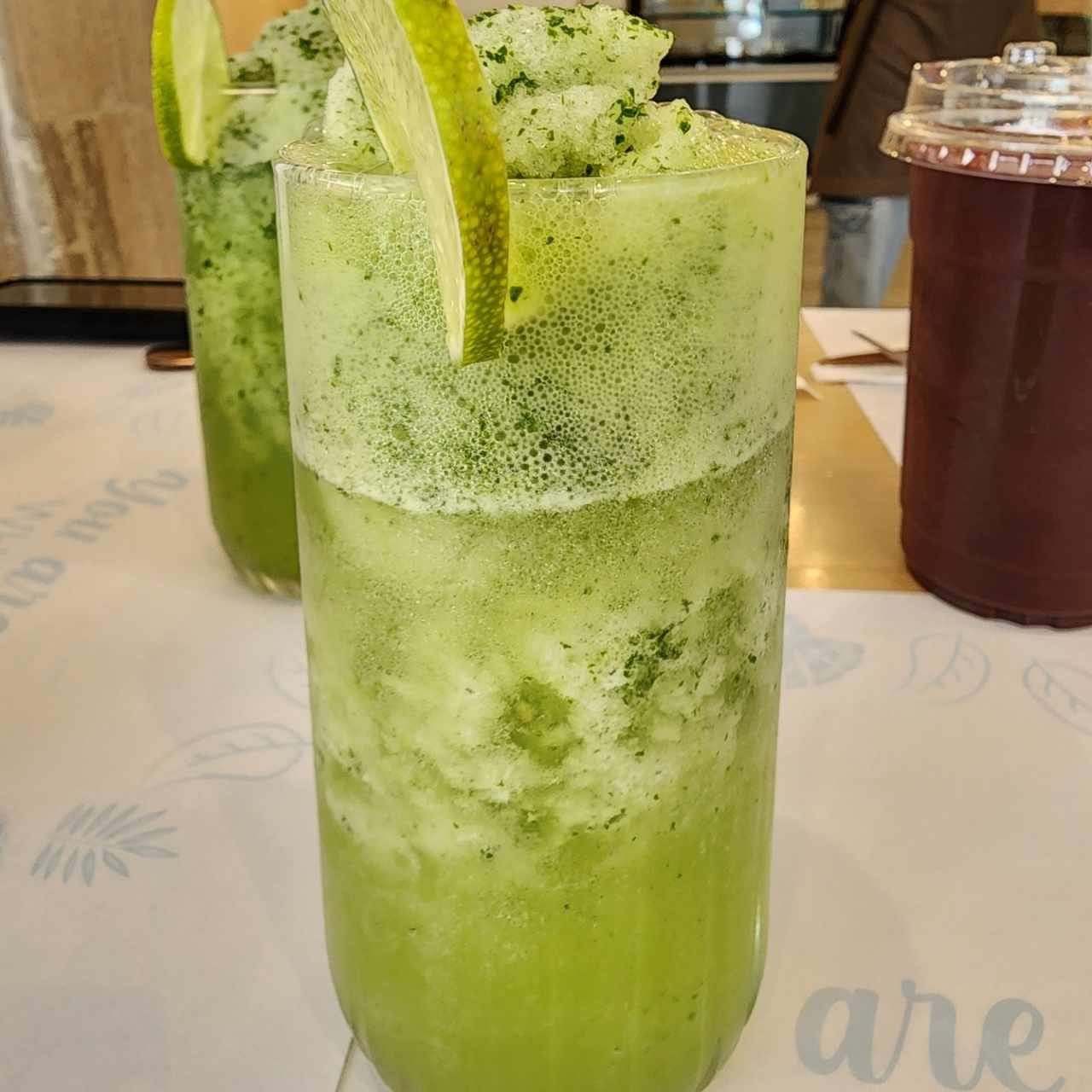 Limonada frappé con hierbabuena 