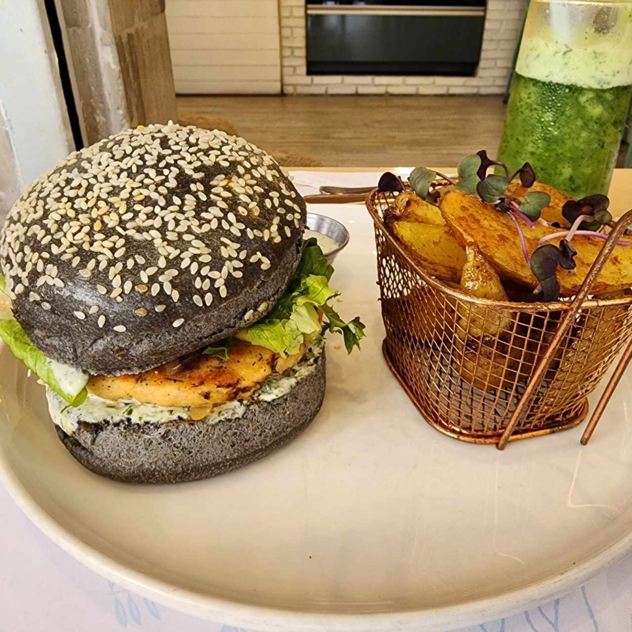 Salmon burger