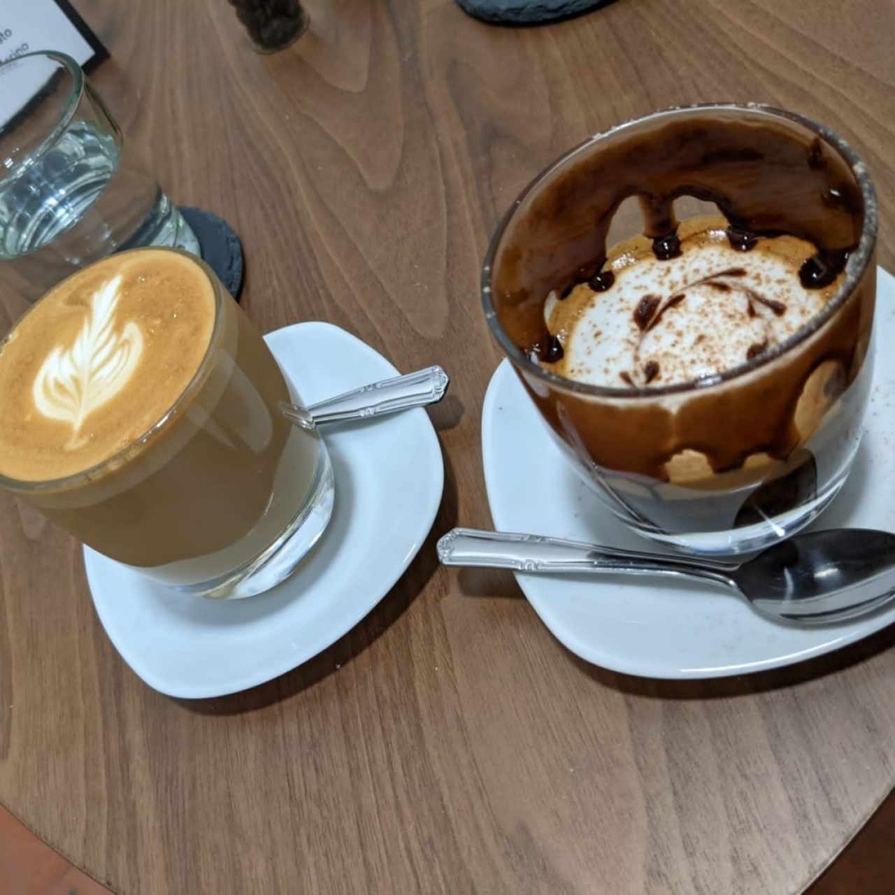 Flat White y Ciocco Macciato 