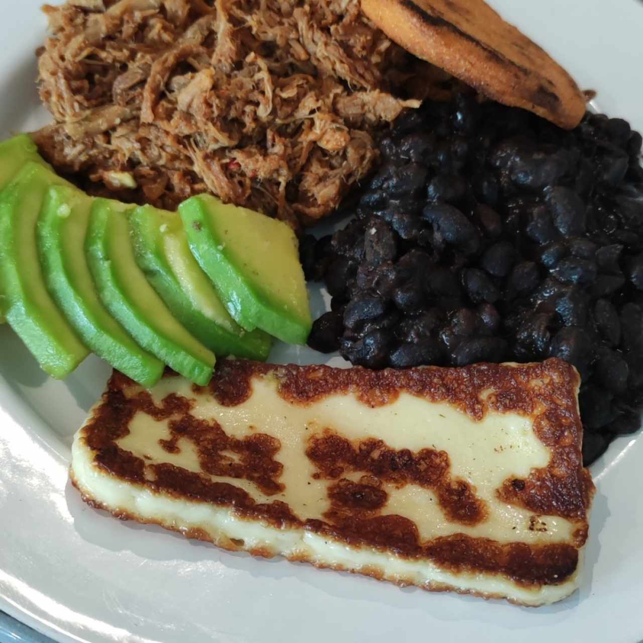 Almuerzo Proteína+3 contornos
