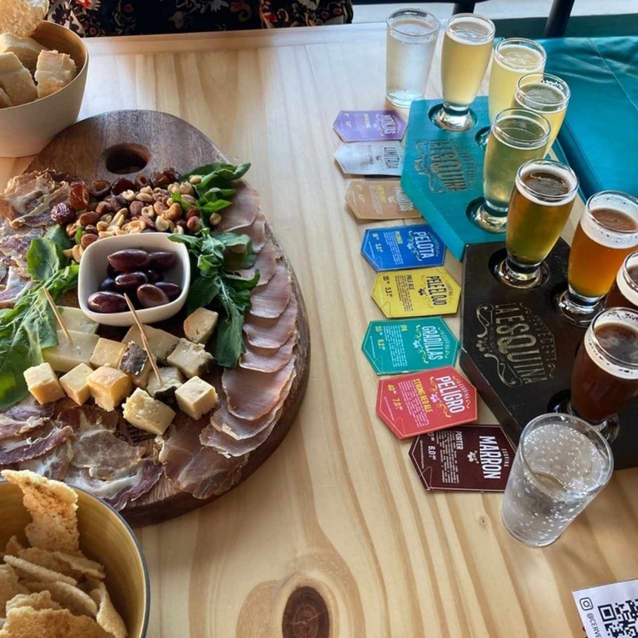 Tabla de tapas (2p) y degustación de cervezas
