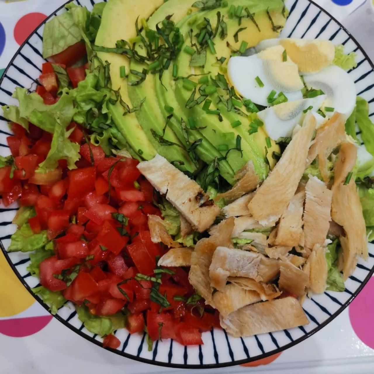 Ensalada de huevo y aguacate